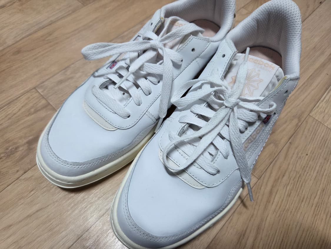 리복 코트 피크 베이지 260팝니다 상품이미지2