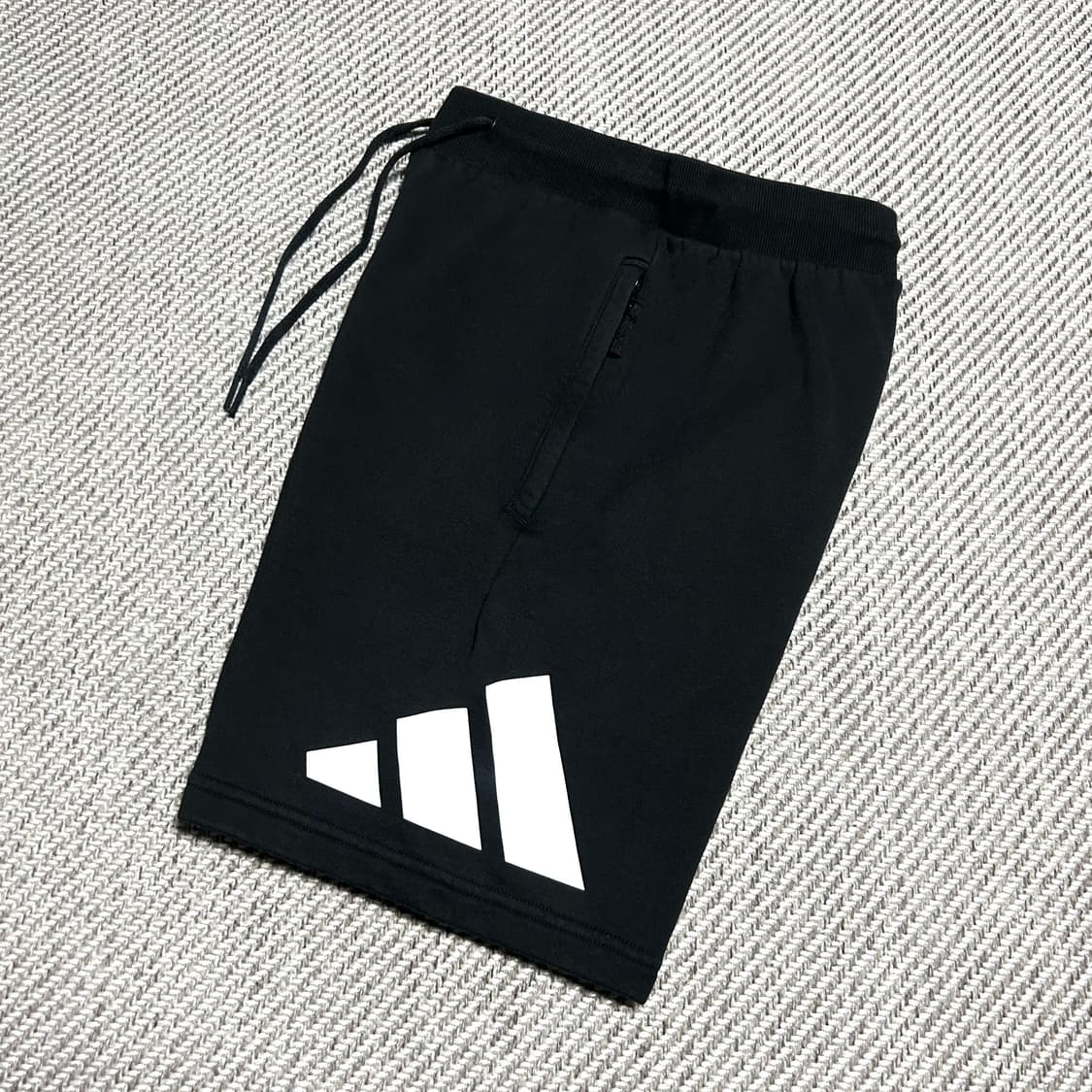 [M] adidas 아디다스 에센셜 블랙 반바지 상품이미지2
