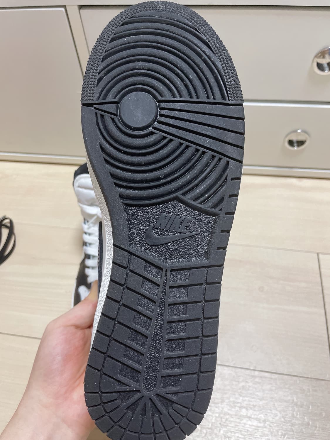 나이키 에어 조던 1 하이 블랙 앤 화이트 255 상품이미지6