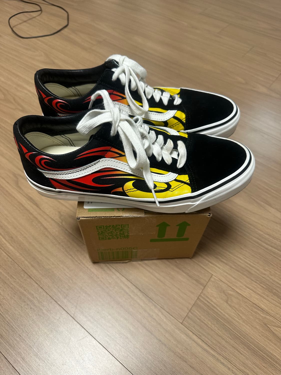 반스 프리미엄 올드스쿨 플레임 블랙 화이트 280 상품이미지4