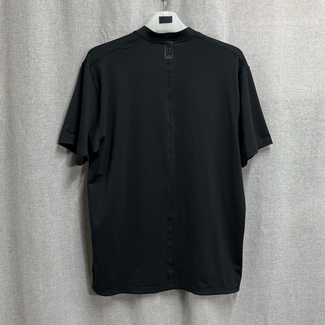 [해외L] 나이키 타이거 우즈 드라이핏 헨리넥 반팔 티셔츠 상품이미지4