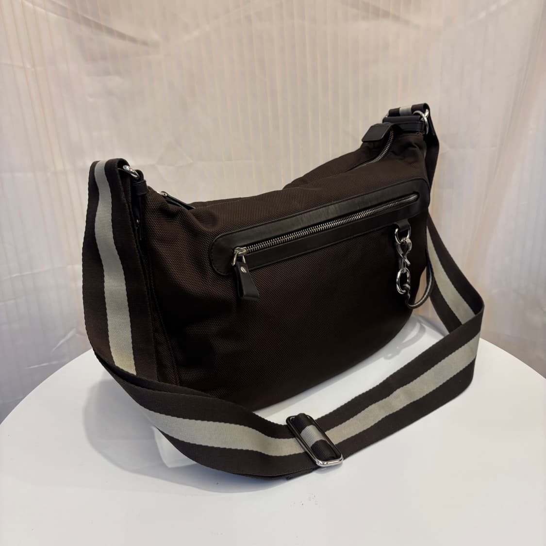 정품 발리 브라운 삼선 크로스백     상품이미지2