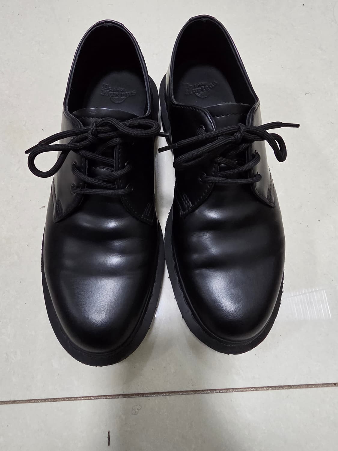 닥터마틴 1461 모노 UK7 (260) 판매합니다 상품이미지2