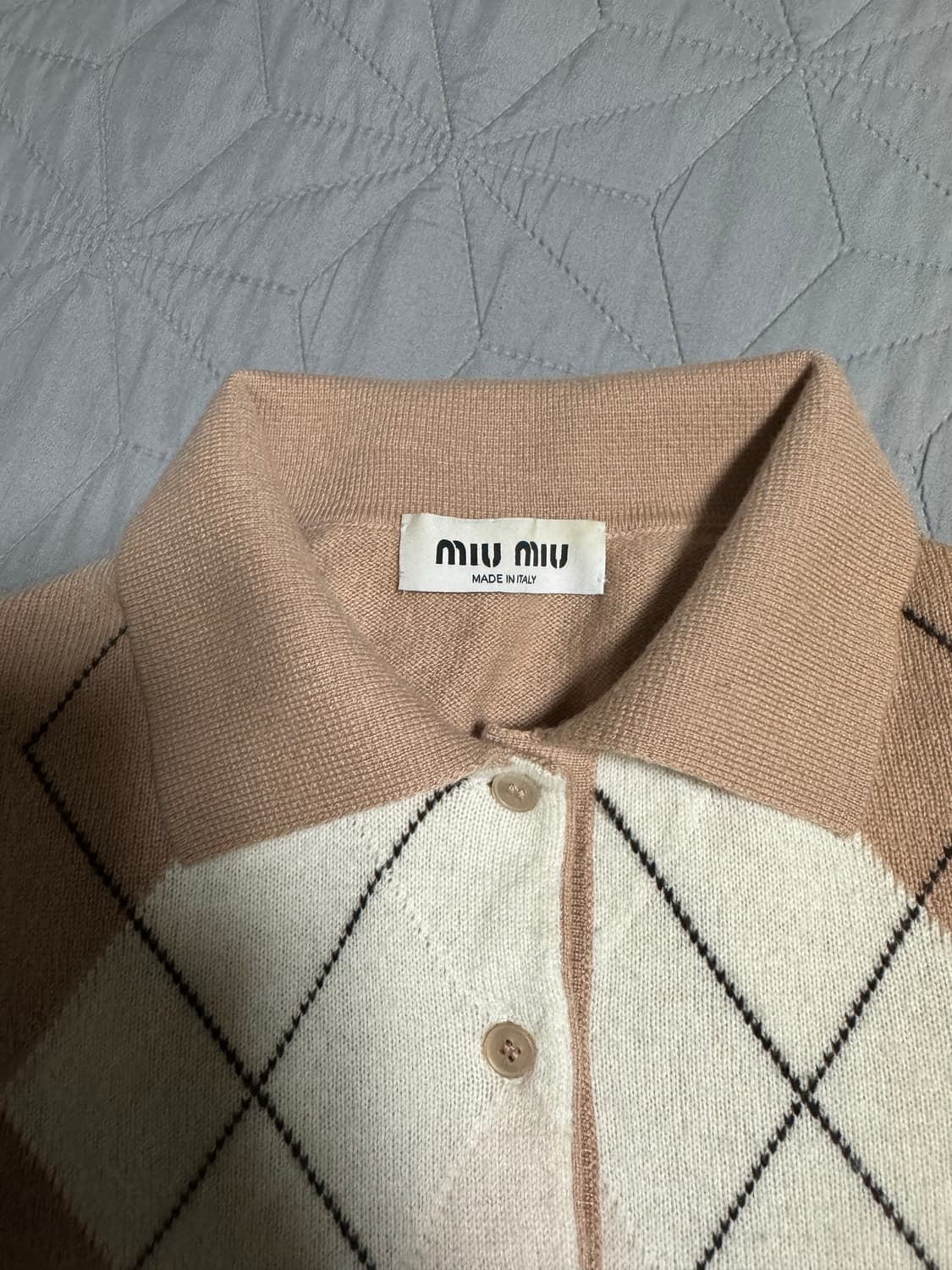 미우미우 miumiu 아가일 카라 폴로 니트 셔츠 집업 상품이미지3