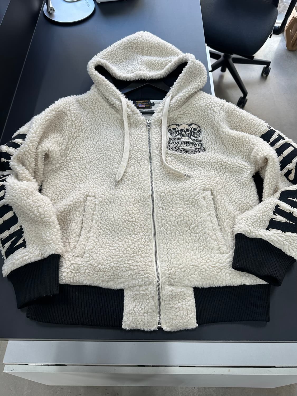 벤슨 스컬 자수 빅로고 플러피 후드자켓 상품이미지7