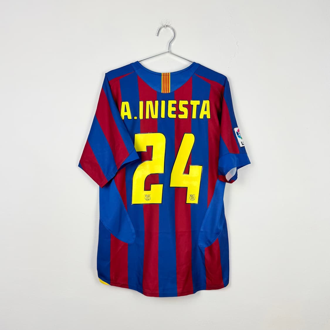 05-06 바르셀로나 홈 이니에스타 유니폼 상품이미지1