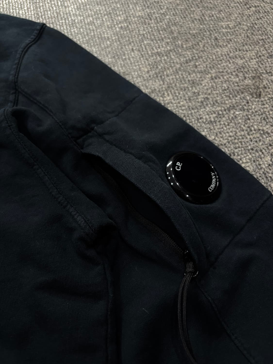 CP company 렌즈 와펜 롱슬리브 상품이미지7