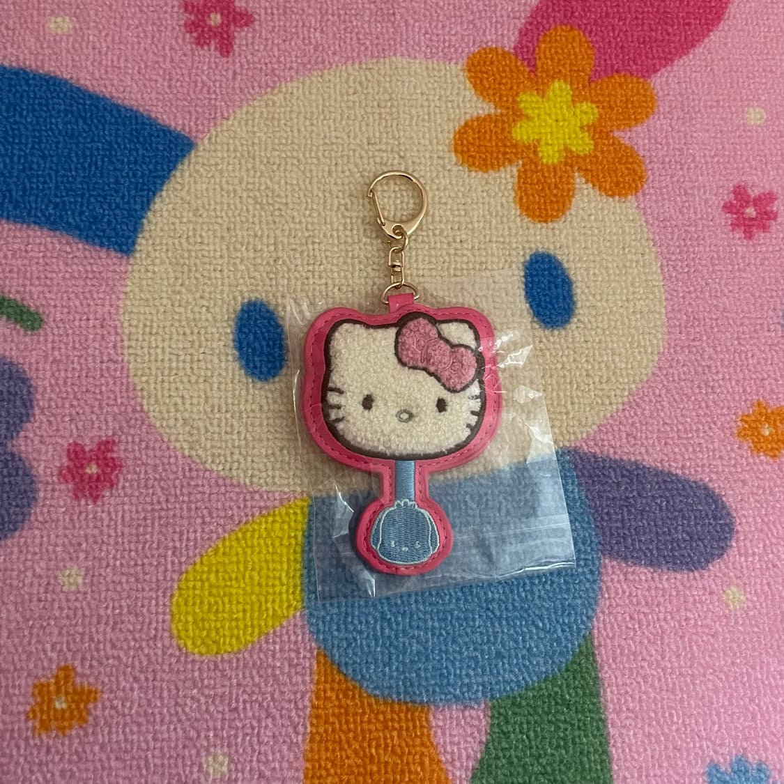 [새상품] 24년도 키티 초콜릿 사가라 자수 키링 상품이미지1