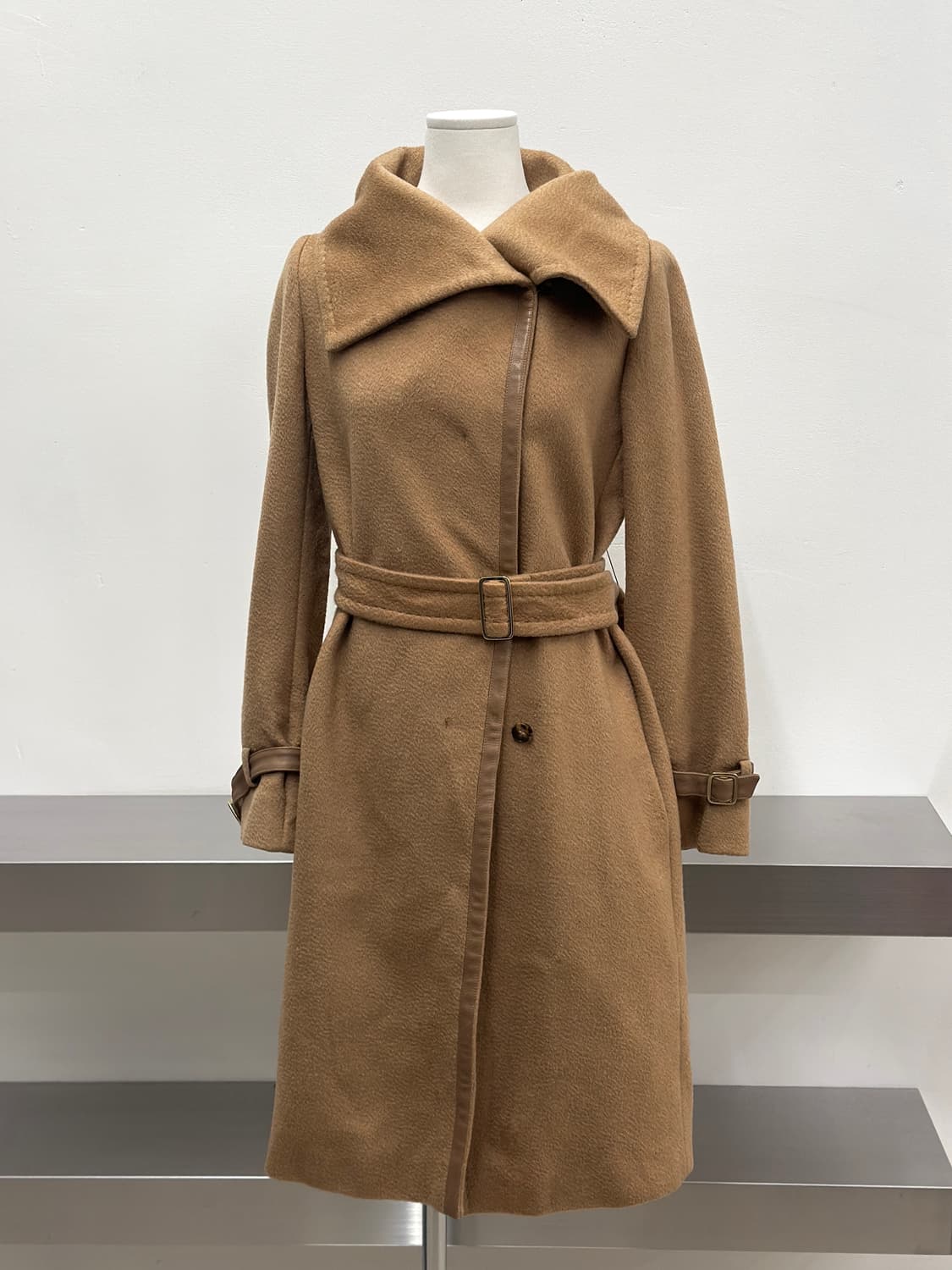 막스마라 카멜 헤어 히든버튼 하이넥 코트  상품이미지2