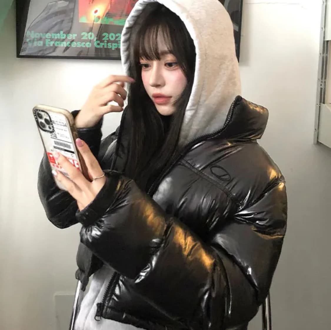 오드스튜디오 글로시 에코 푸퍼숏패딩 블랙 상품이미지2