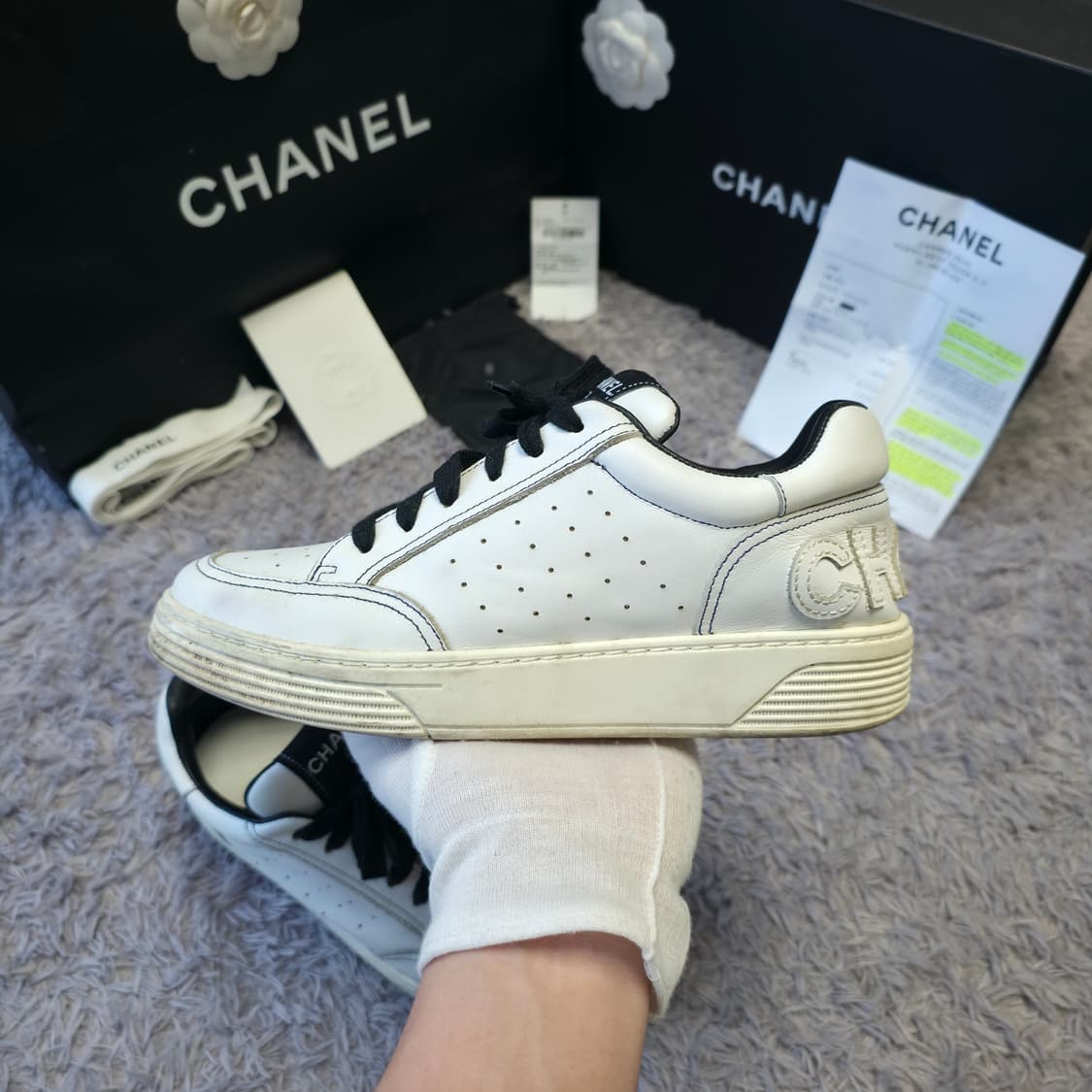{클로젯}[37][풀구성+인보이스]샤넬 테니스 백로고 스니커즈 상품이미지3