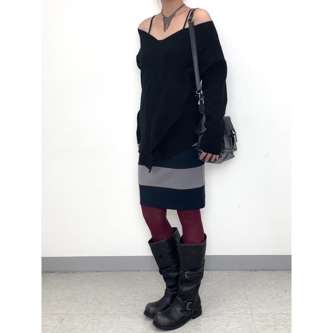 빈티지 블랙 오프숄더 니트 상품이미지3