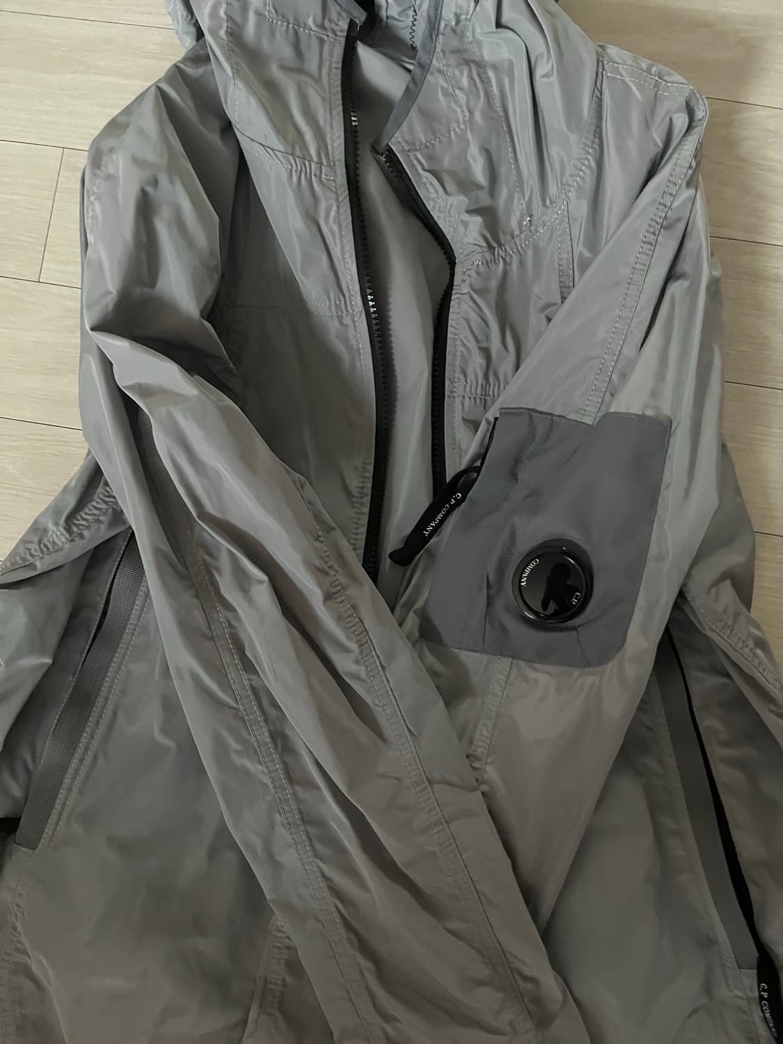 CP 컴퍼니 바람막이 판매 (급처) 상품이미지1