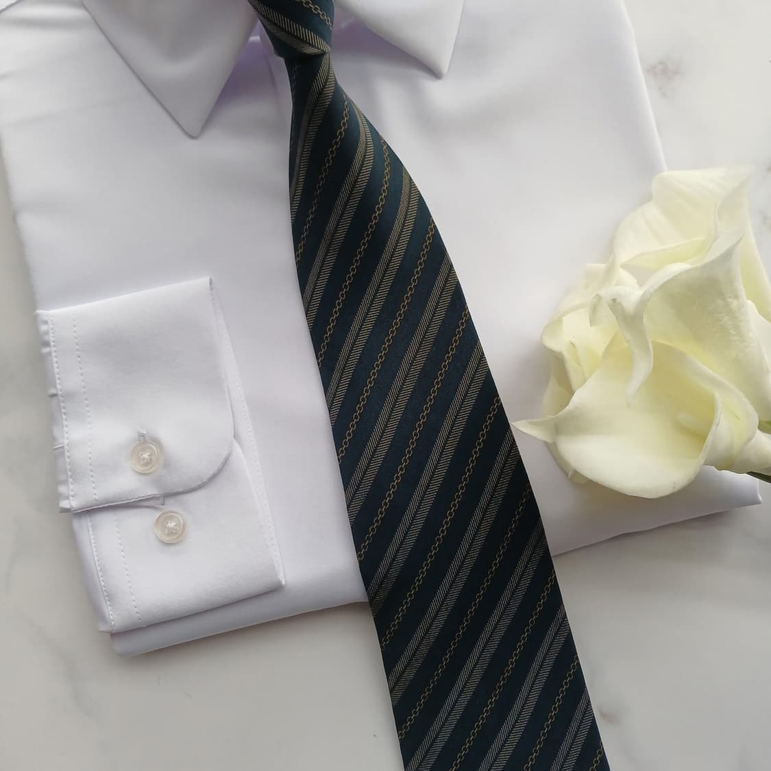 랑방 실크 네이비 스트라이프 넥타이 8.3cm B등급 A18540
 상품이미지4