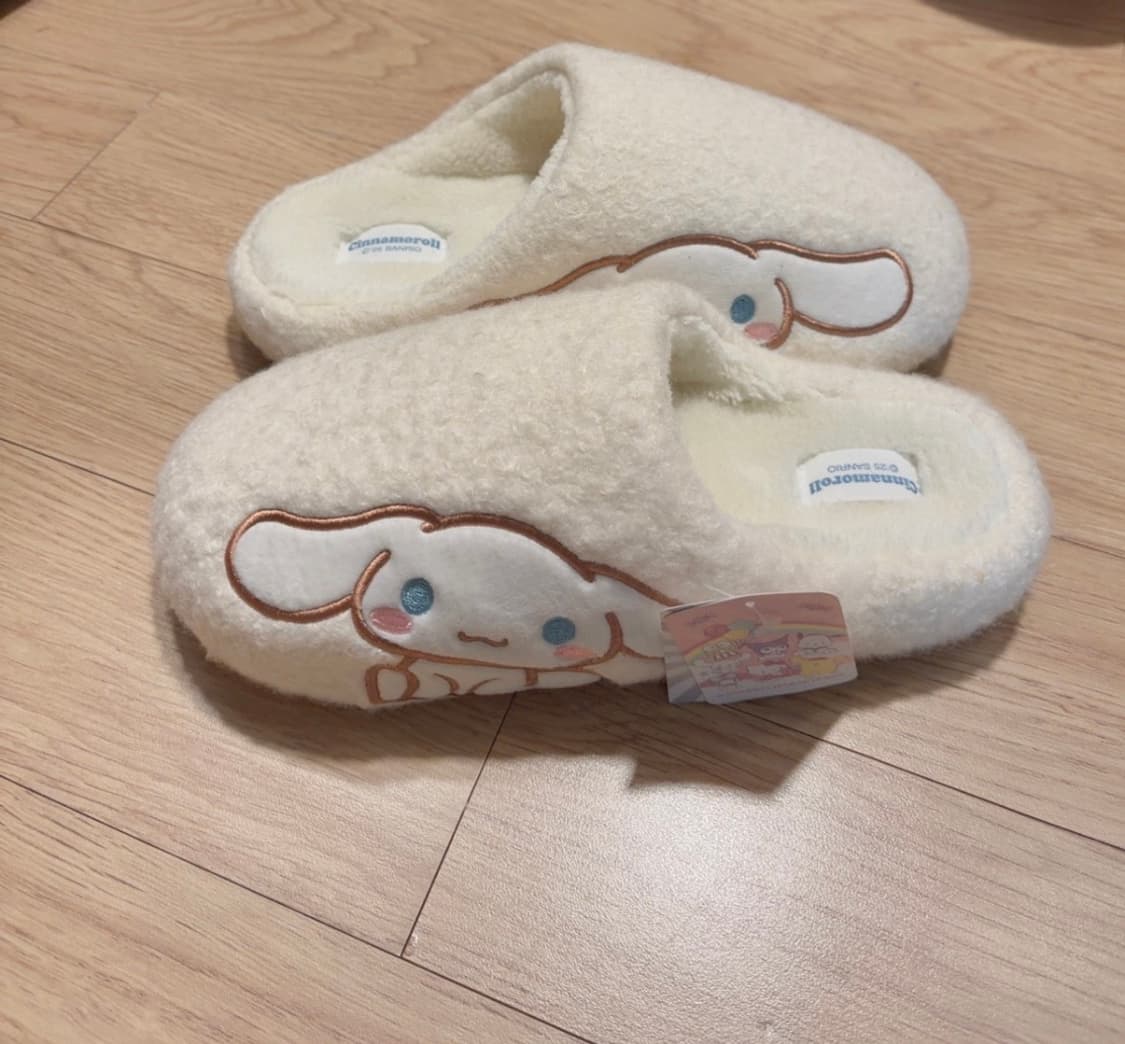 산리오 시나모롤 룸 슬리퍼 양모 뽀글이 실내화 상품이미지1