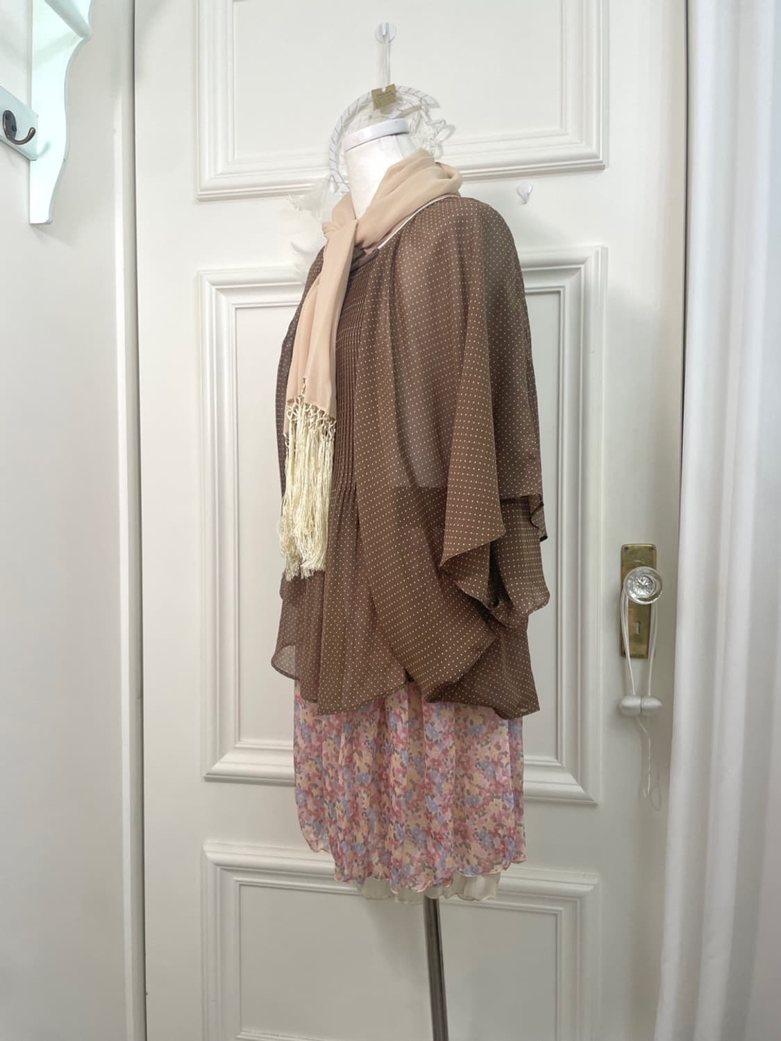 brown dot lace trim cape blouse 상품이미지7