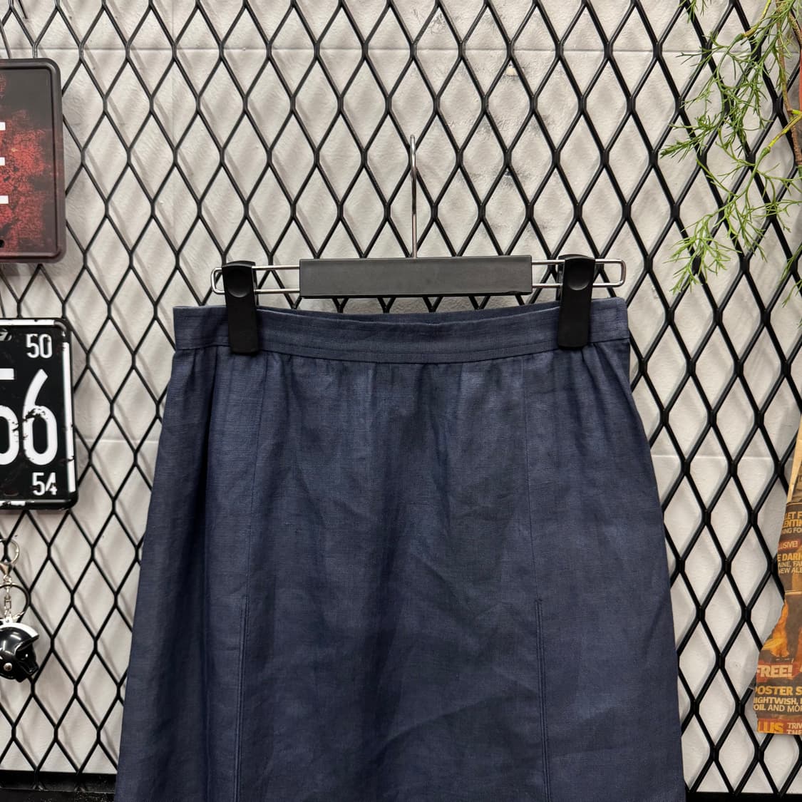 90s 지방시 미디 스커트 전면 플리츠 포인트 네이비 상품이미지3