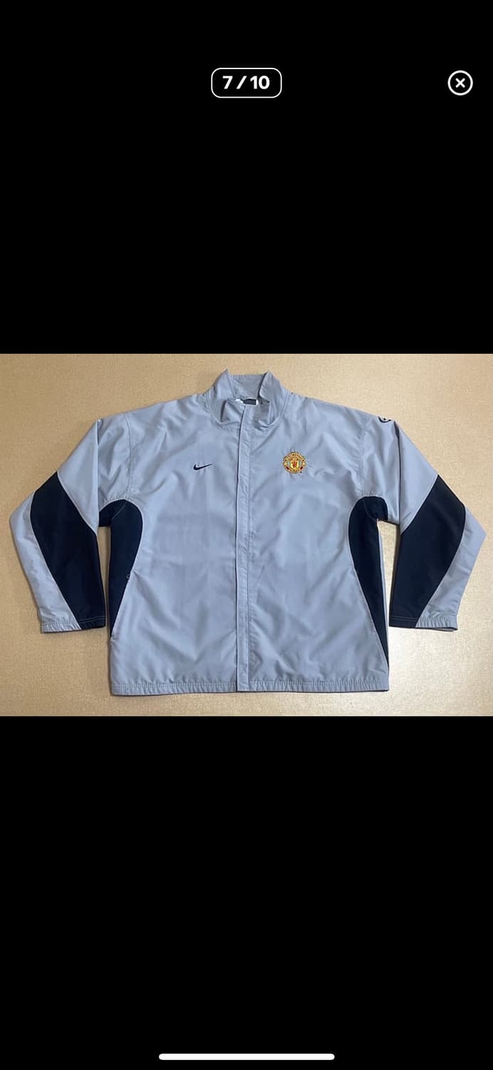 나이키 맨유 바람막이 판매합니다 상품이미지1
