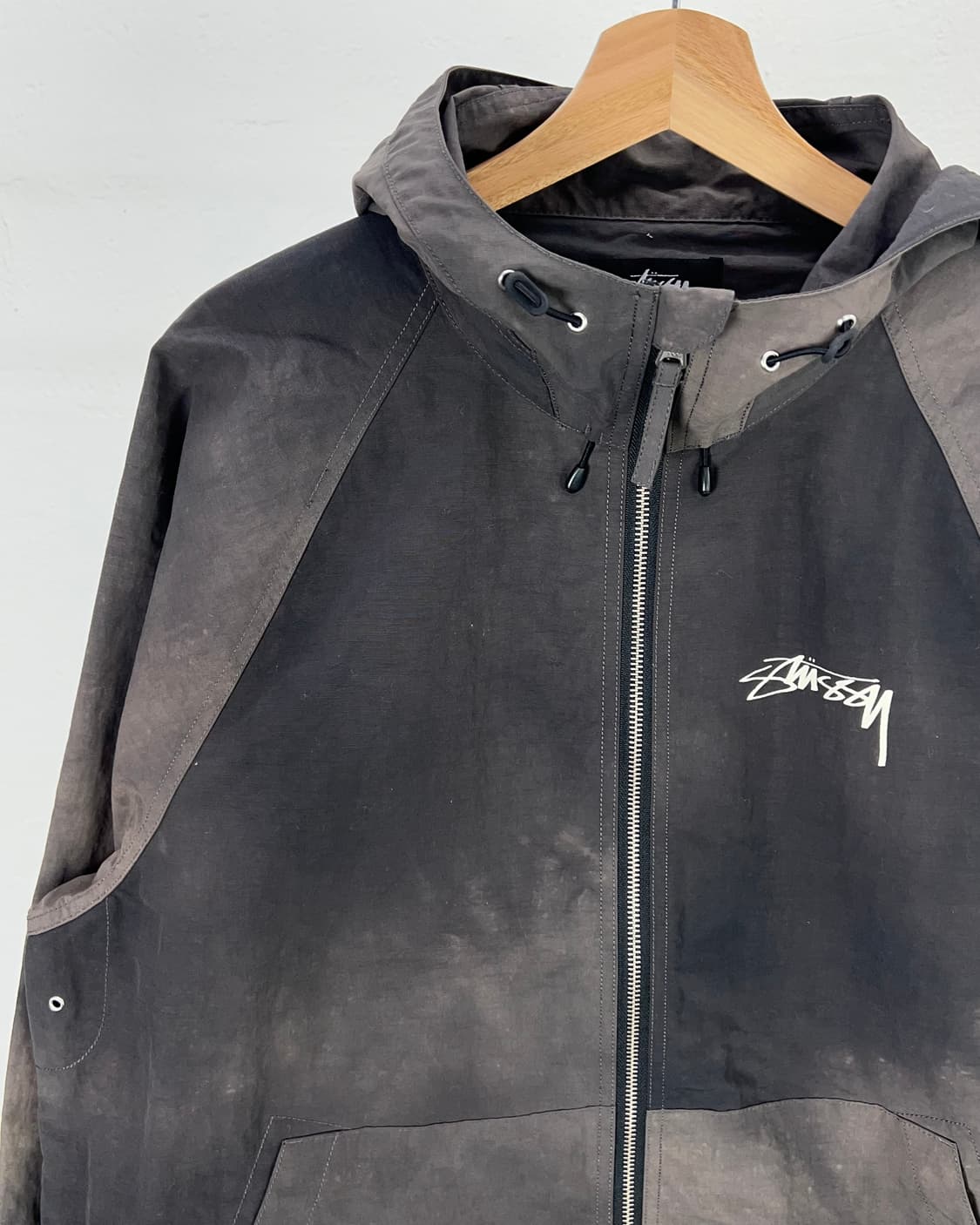 스투시 24FW 블랙 비치 쉘 웨이브 다이 자켓 상품이미지2