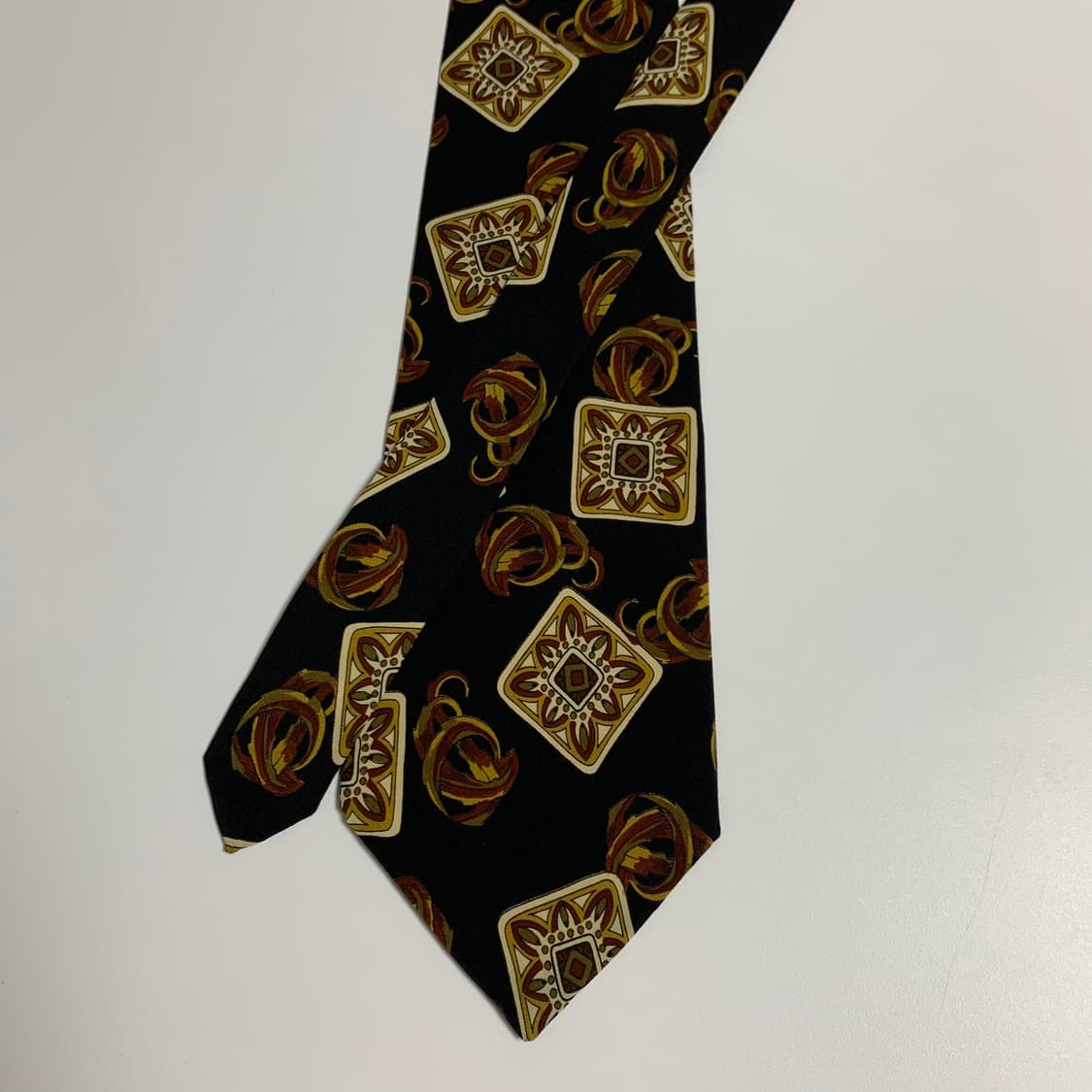 크리스찬 디올(Dior) 블랙 기하학적패턴 명품넥타이 100실크 A+ 상품이미지3