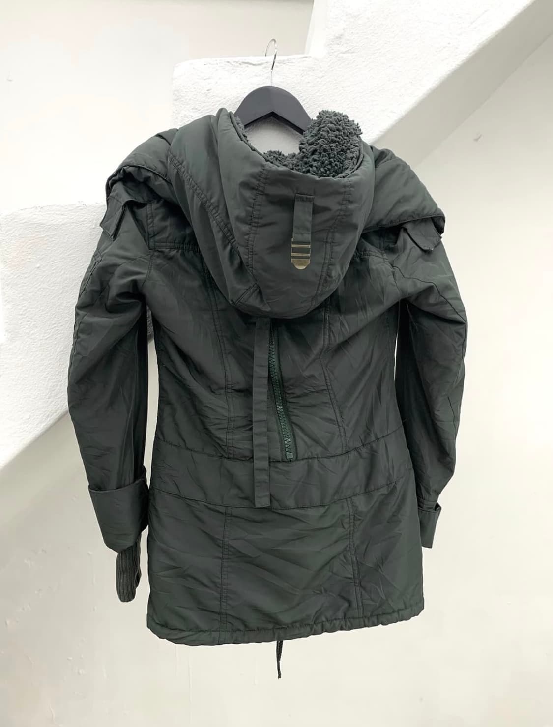 SLY 슬라이 카키 하이넥 스트랩 코트 상품이미지3