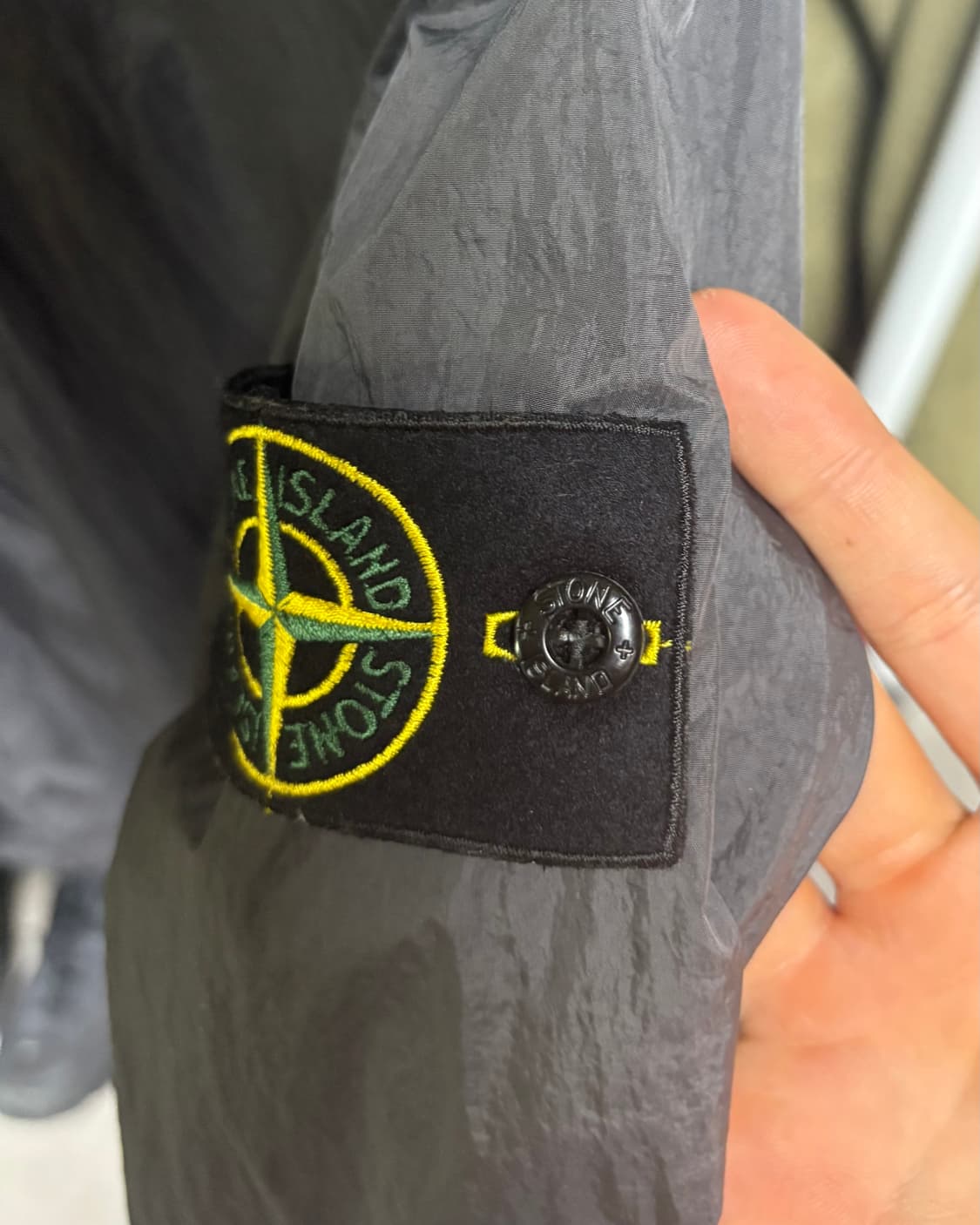 스톤아일랜드 25ss 차콜 그레이 m > s 사이즈 교환 및 판매 상품이미지3