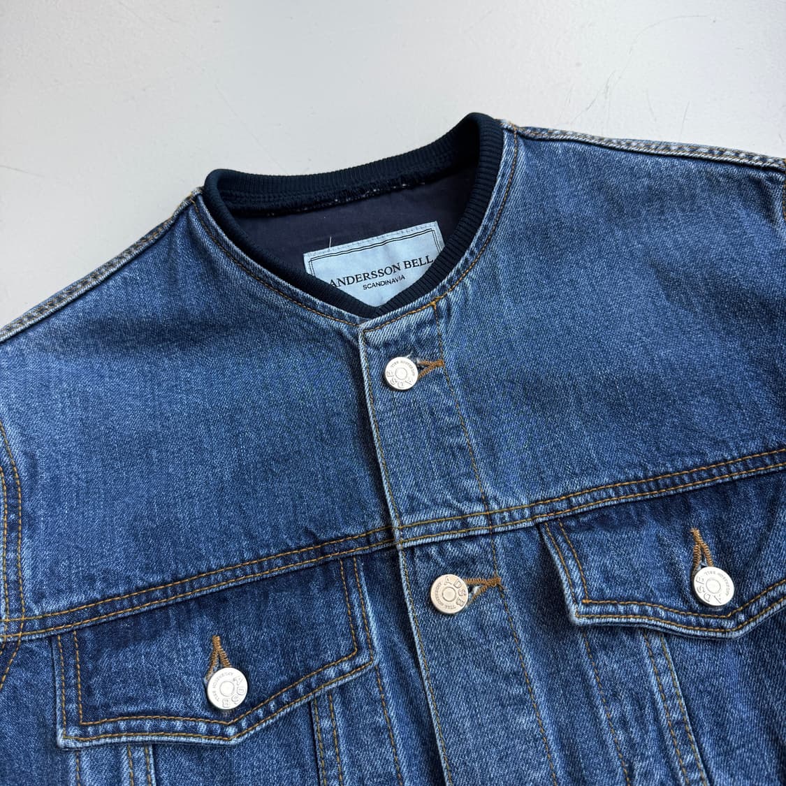 앤더슨벨 카라리스 논카라 데님 자켓 상품이미지4