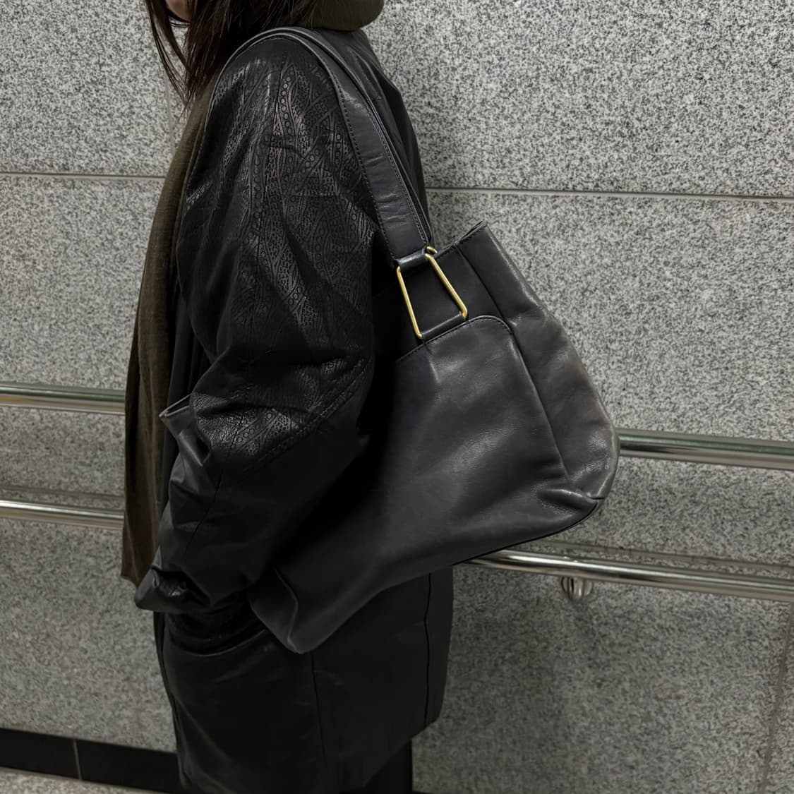 vtg cowhide tote bag 상품이미지1