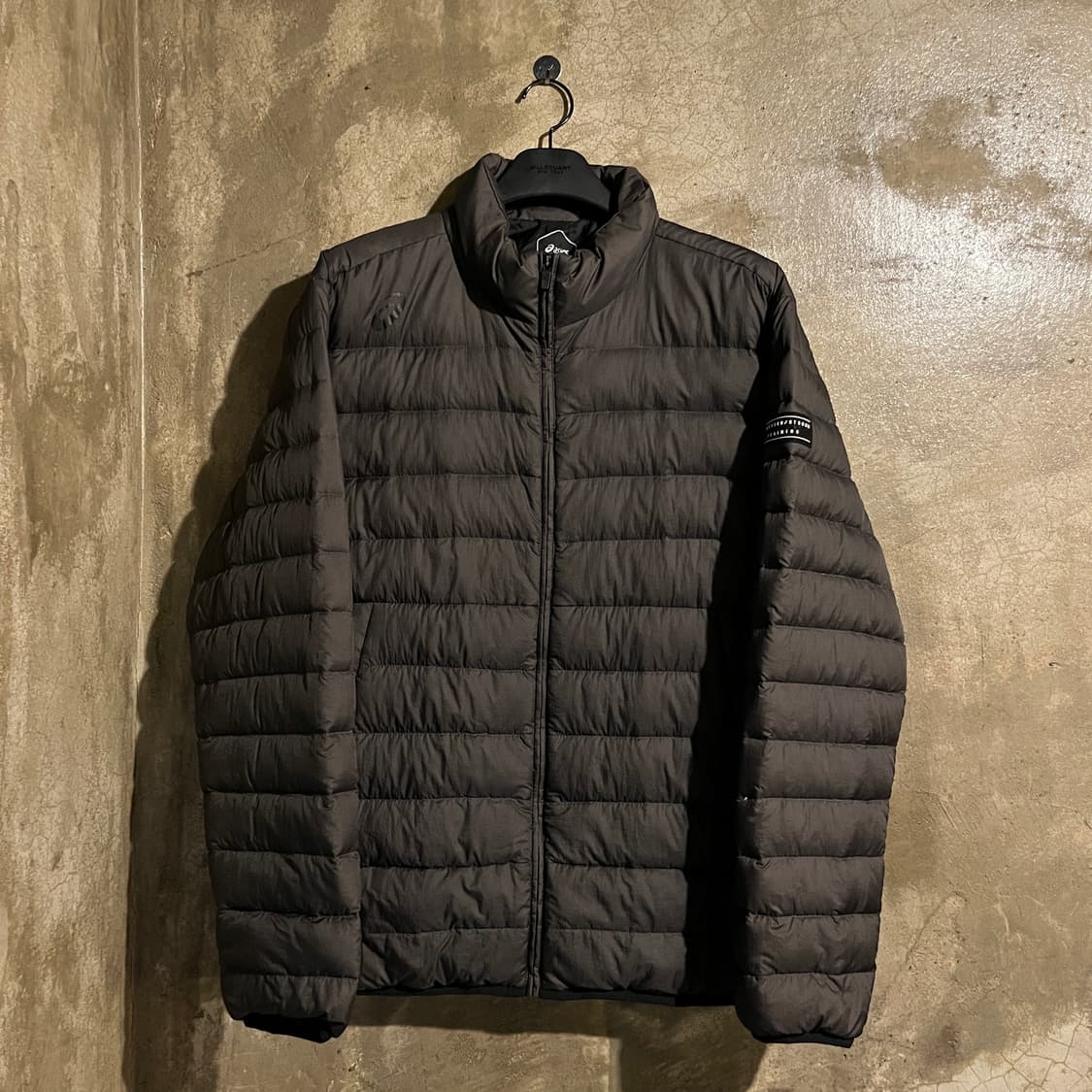 아식스 패딩 점퍼 상품이미지1