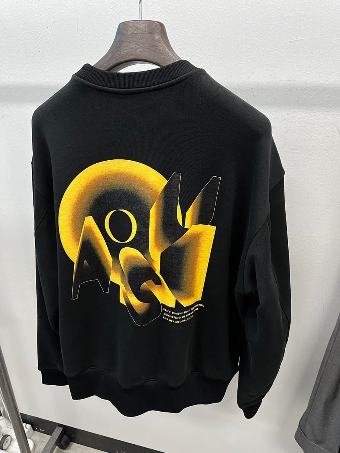 100) 솔리드옴므 로고 오버 맨투맨  상품이미지6