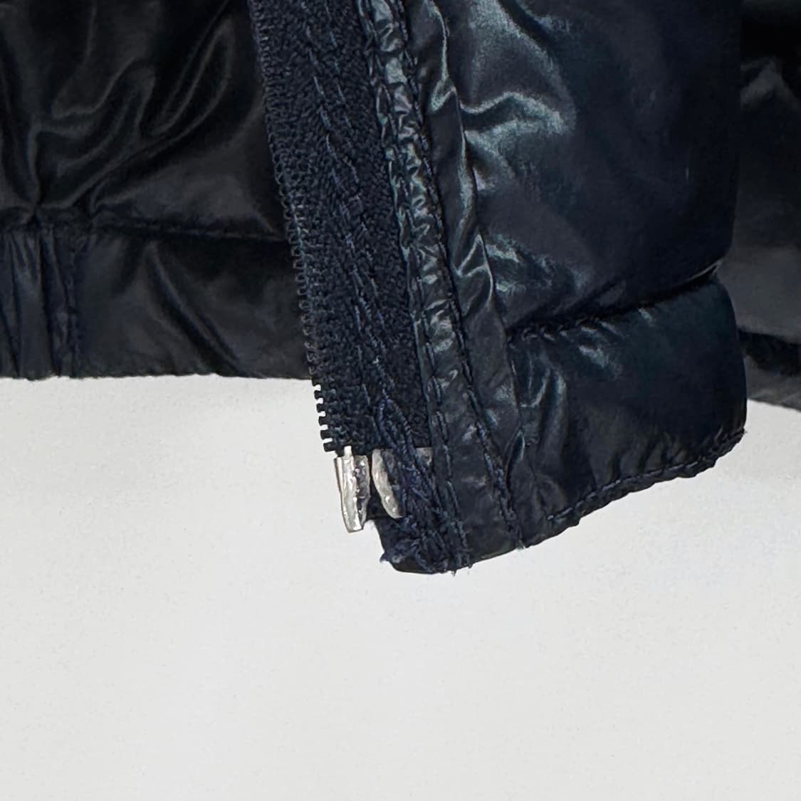 [0사이즈] 몽클레어 후드 경량패딩 점퍼 네이비 상품이미지9