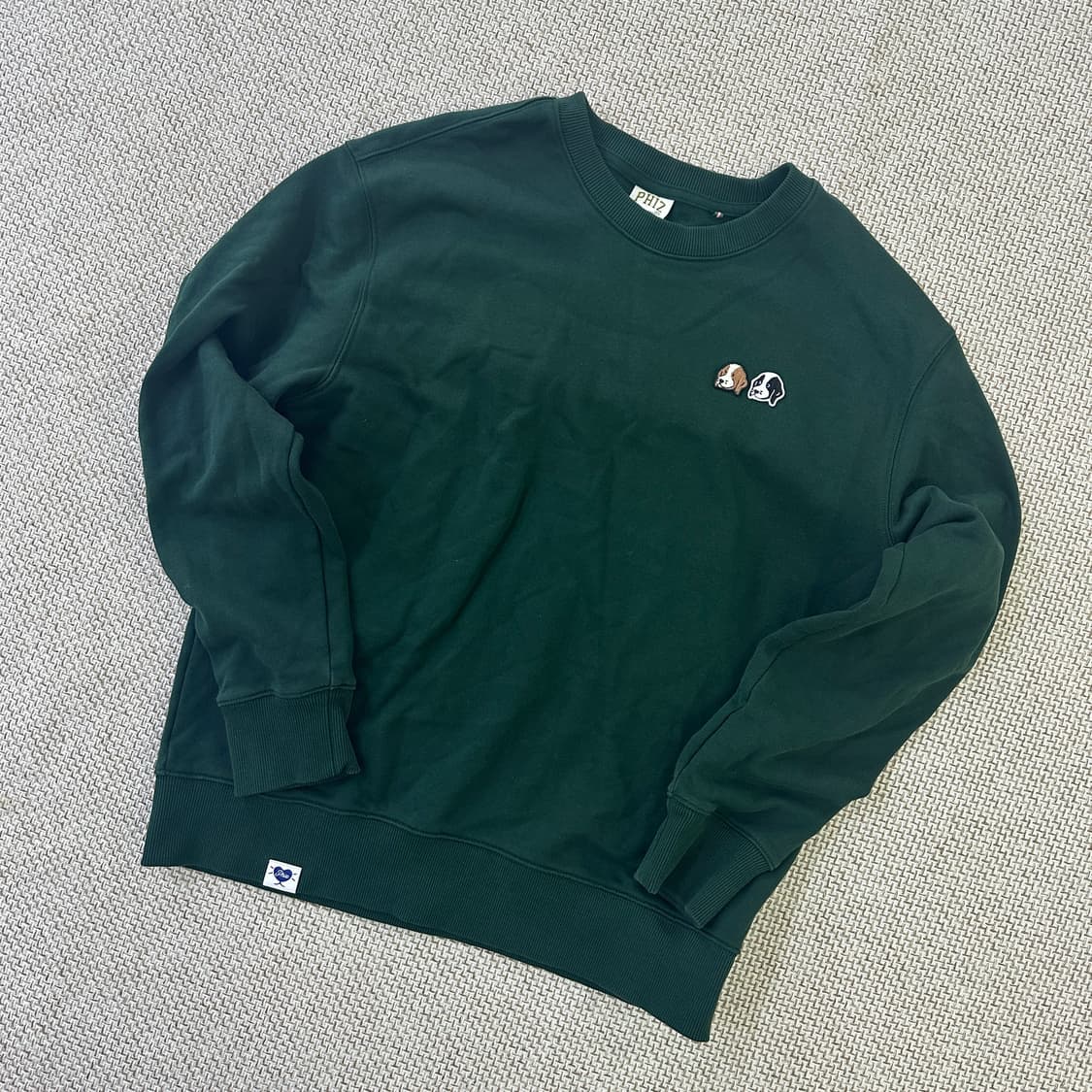 M 헤지스피즈 다크그린 로고 맨투맨 0414D 상품이미지1