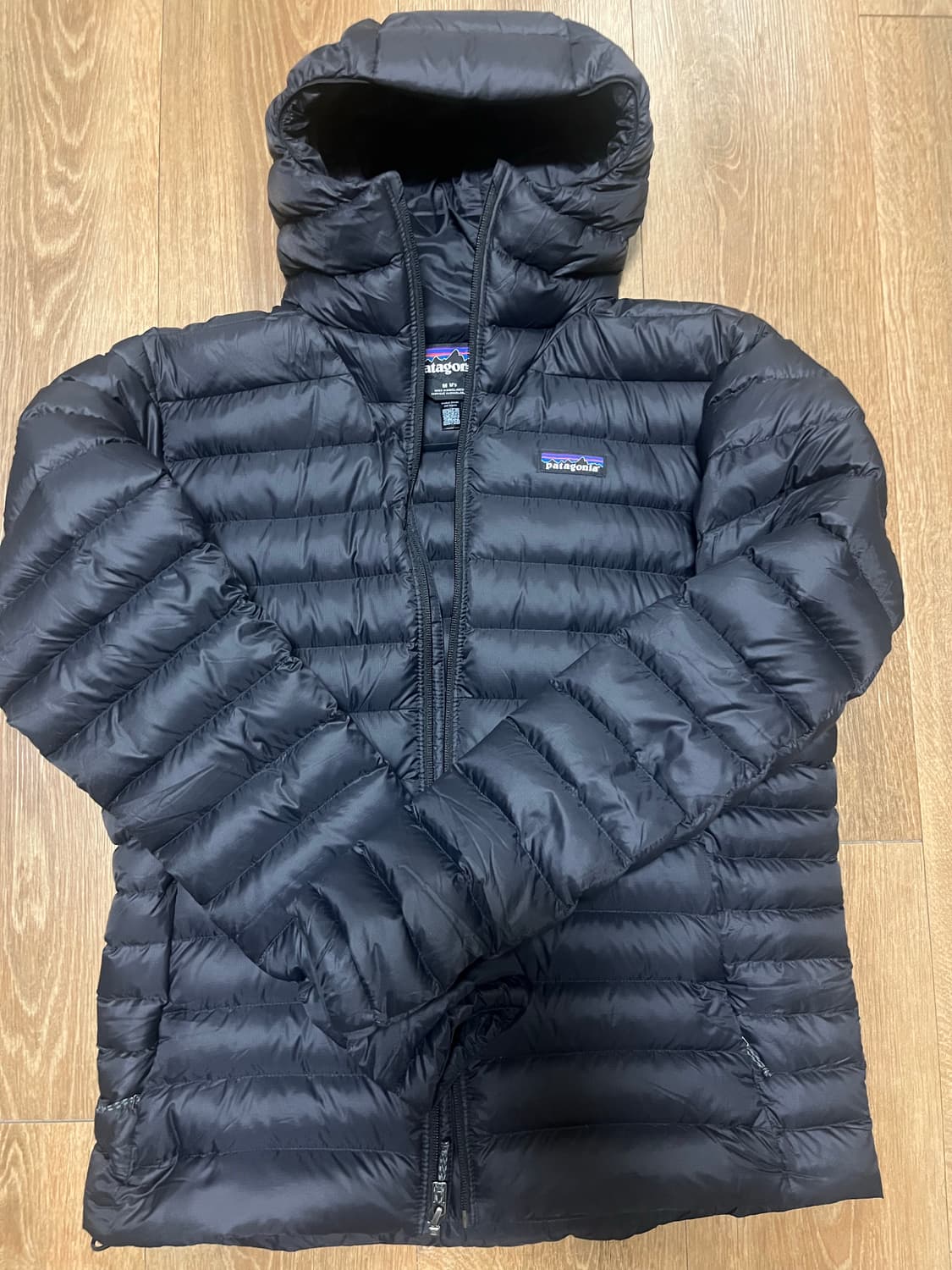 파타고니아 다운 스웨터 후디 블랙 상품이미지2