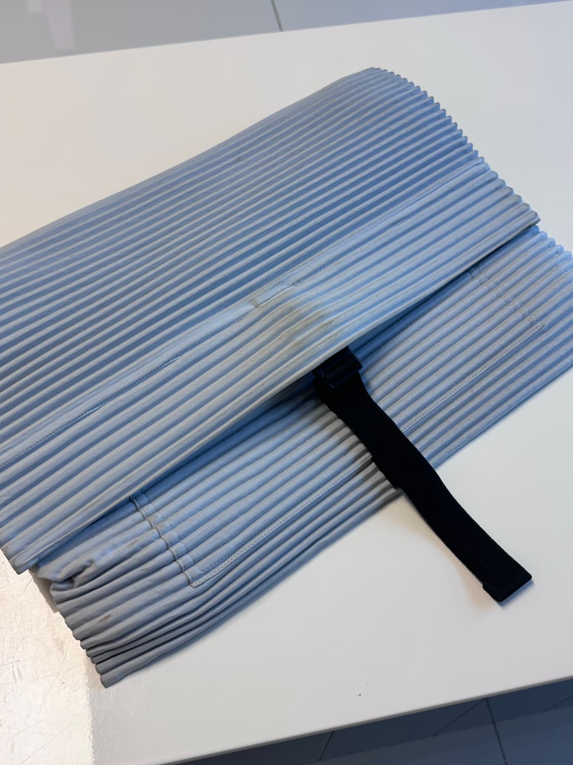 옴므플리세 플리츠 플릿 메신저백 상품이미지4