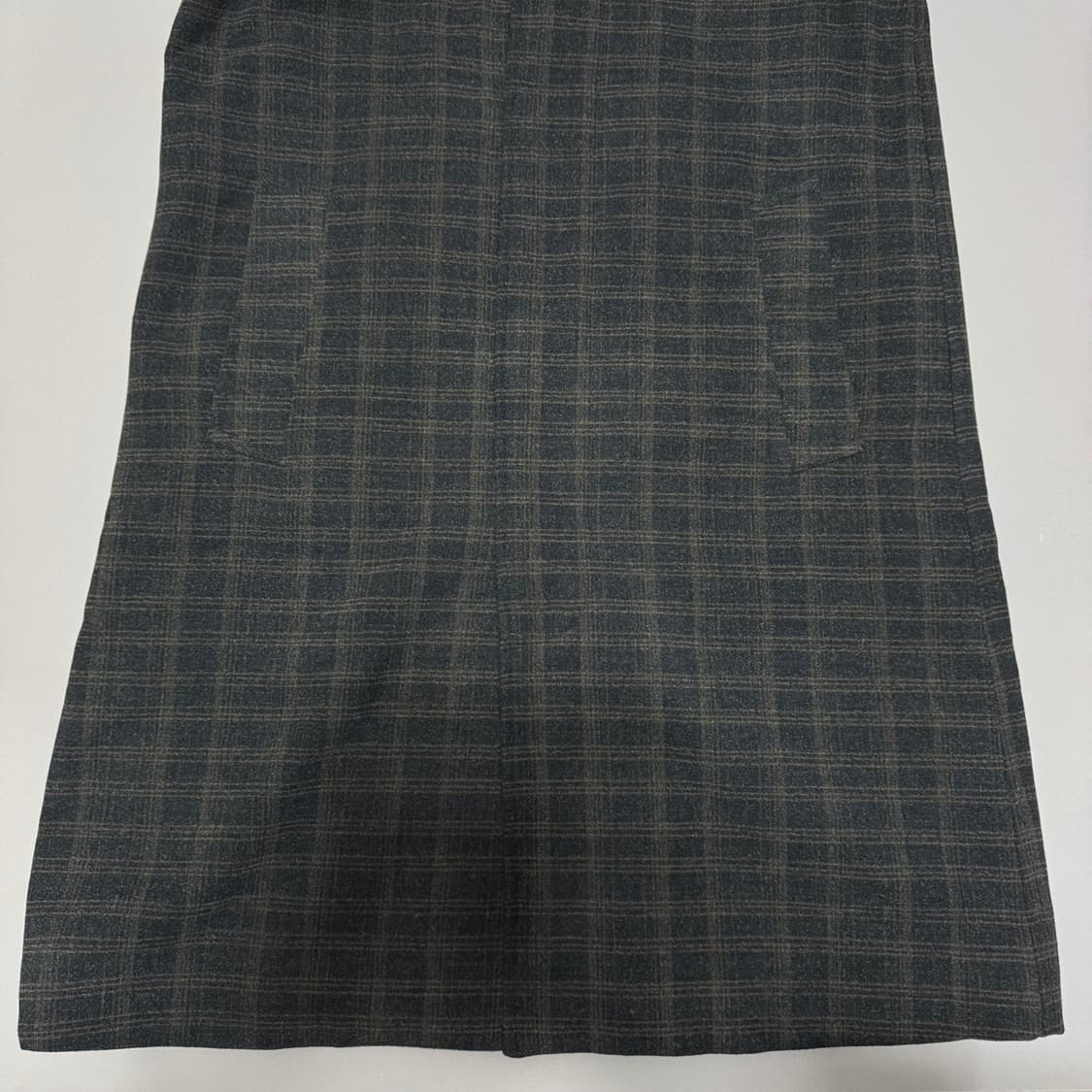 빔즈 하트 차콜컬러 체크패턴 폴리에스터 레이온 혼방 스텐 칼라 코트 상품이미지7