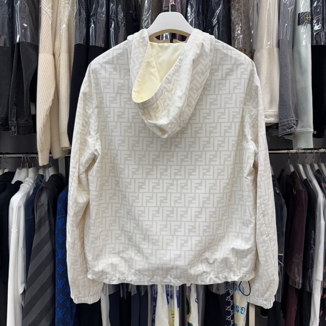 [리오브전포점] 펜디 리버서블 나일론 후드 바람막이 자켓 상품이미지2