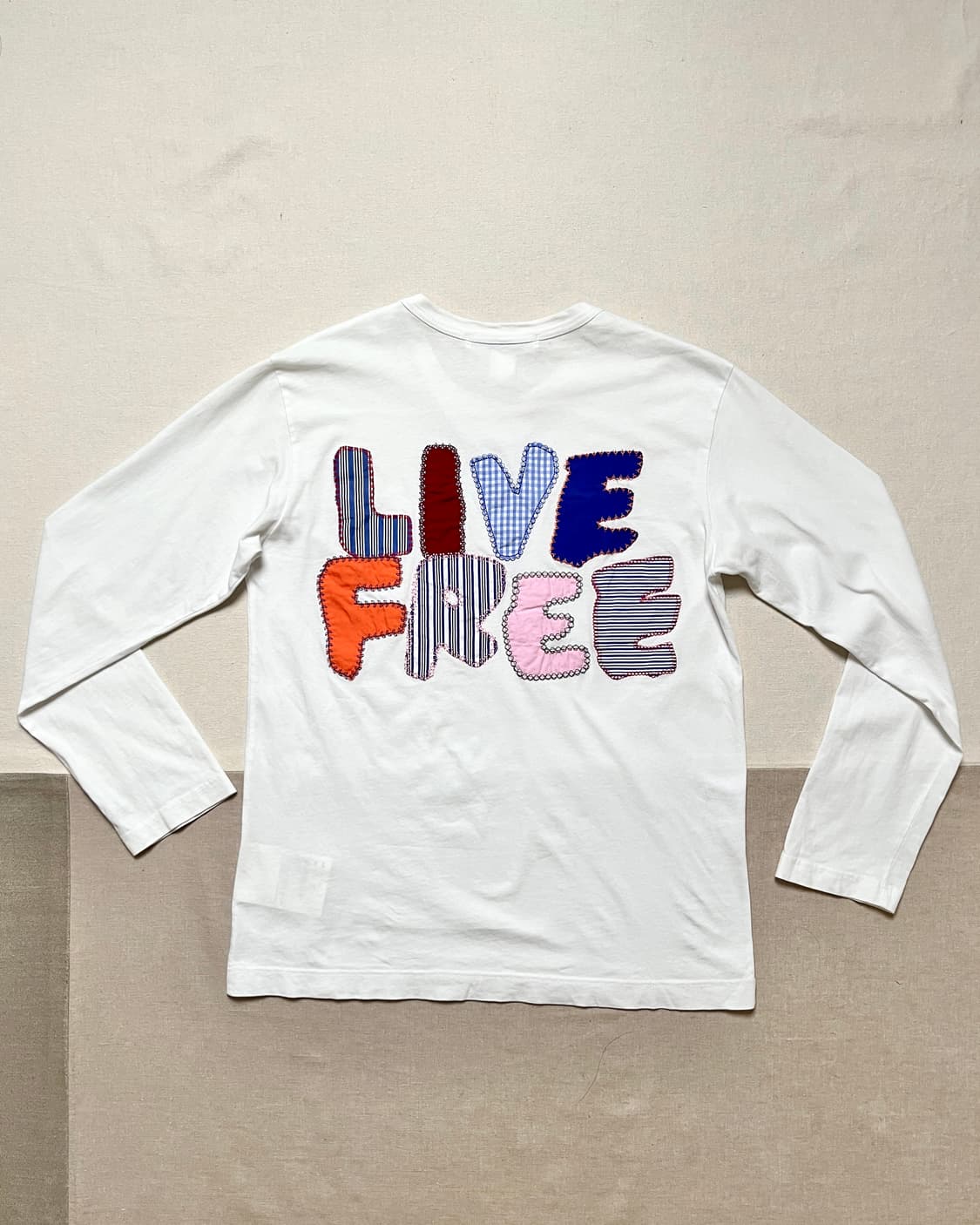 꼼데가르송 24aw 백 패치 롱슬리브 티 comme des garcons 상품이미지1