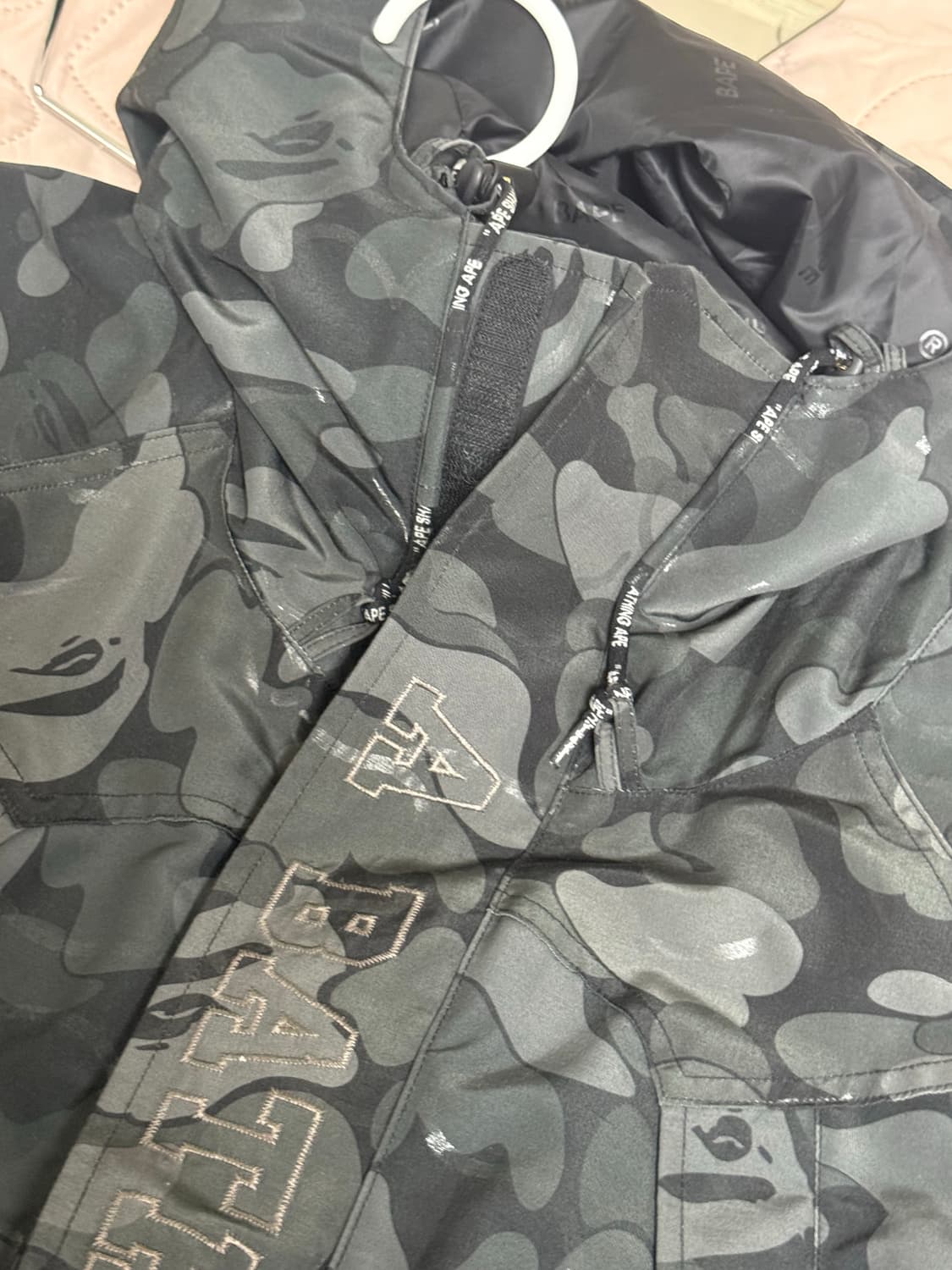 베이프 라미네이티드 스노우보드자켓 상품이미지3