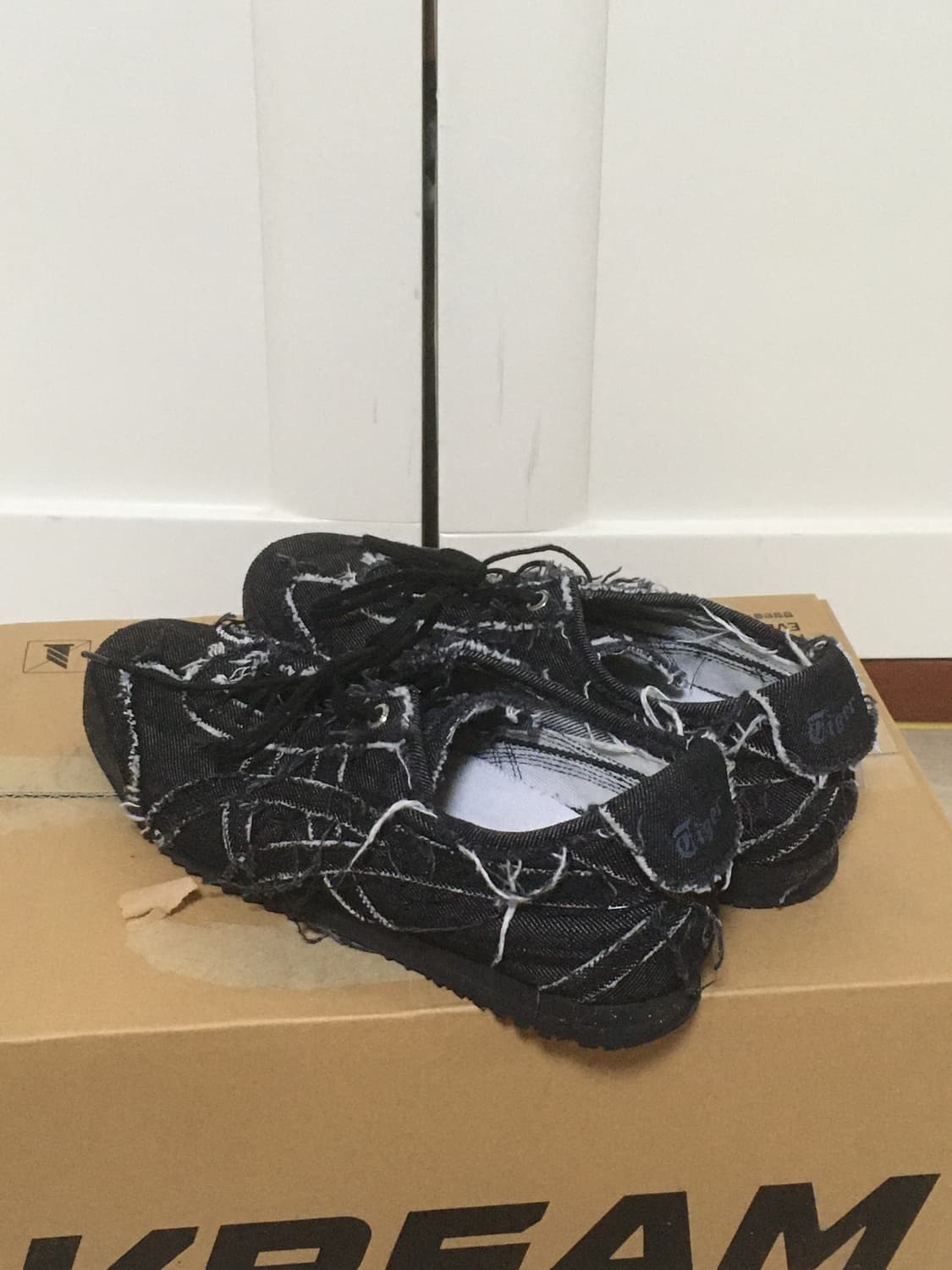 오니츠카 타이거 멕시코 66 SD 블랙 상품이미지1