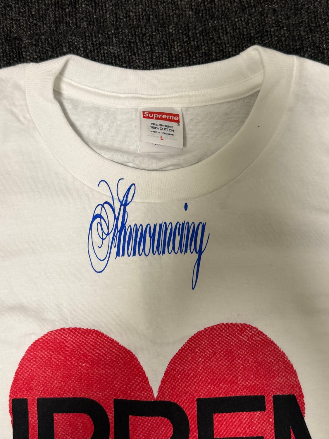 [L] 슈프림 어나운싱 티셔츠 화이트 - 25SS 상품이미지2