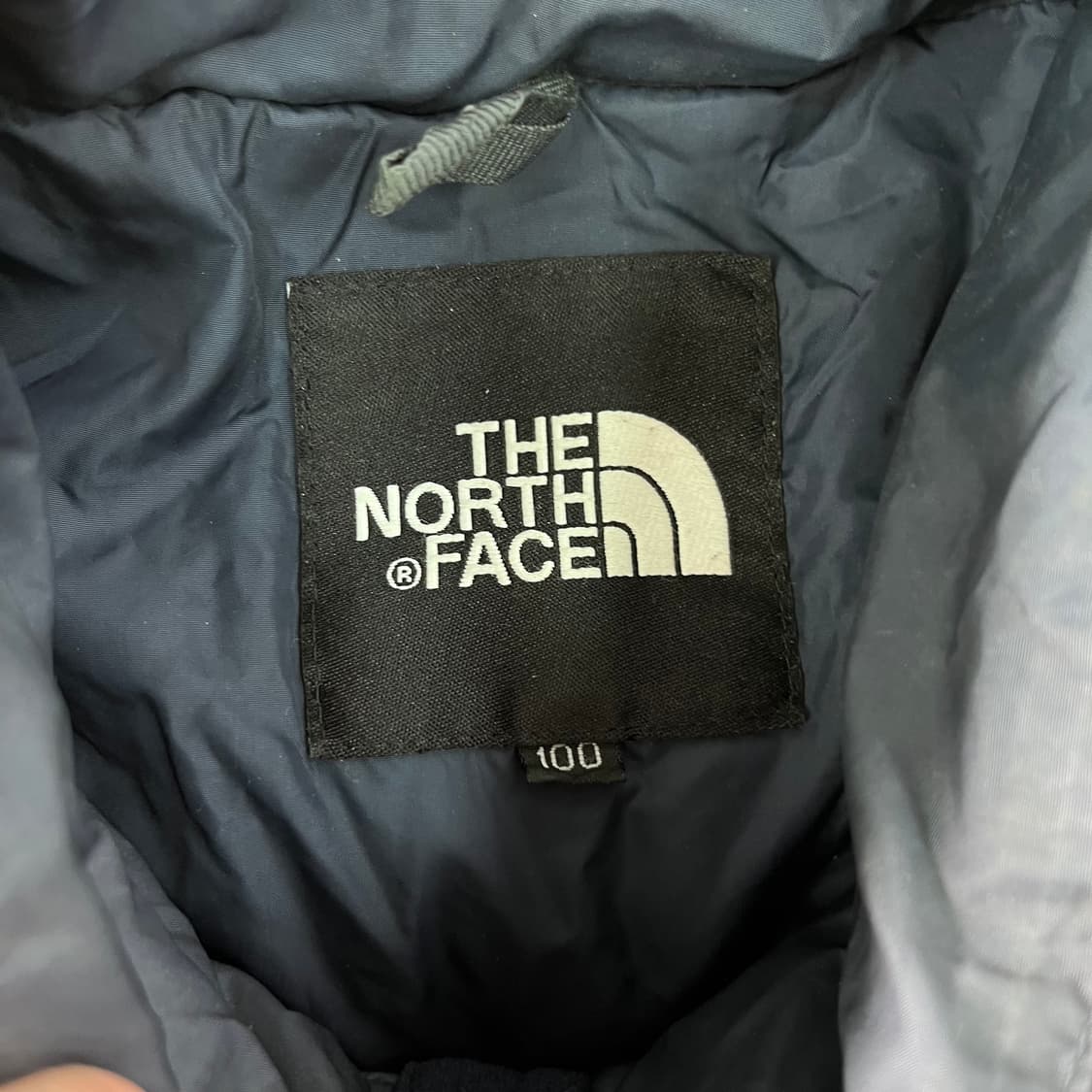 100 노스페이스 550 필파워 구스다운 네이비 경량 패딩 상품이미지3