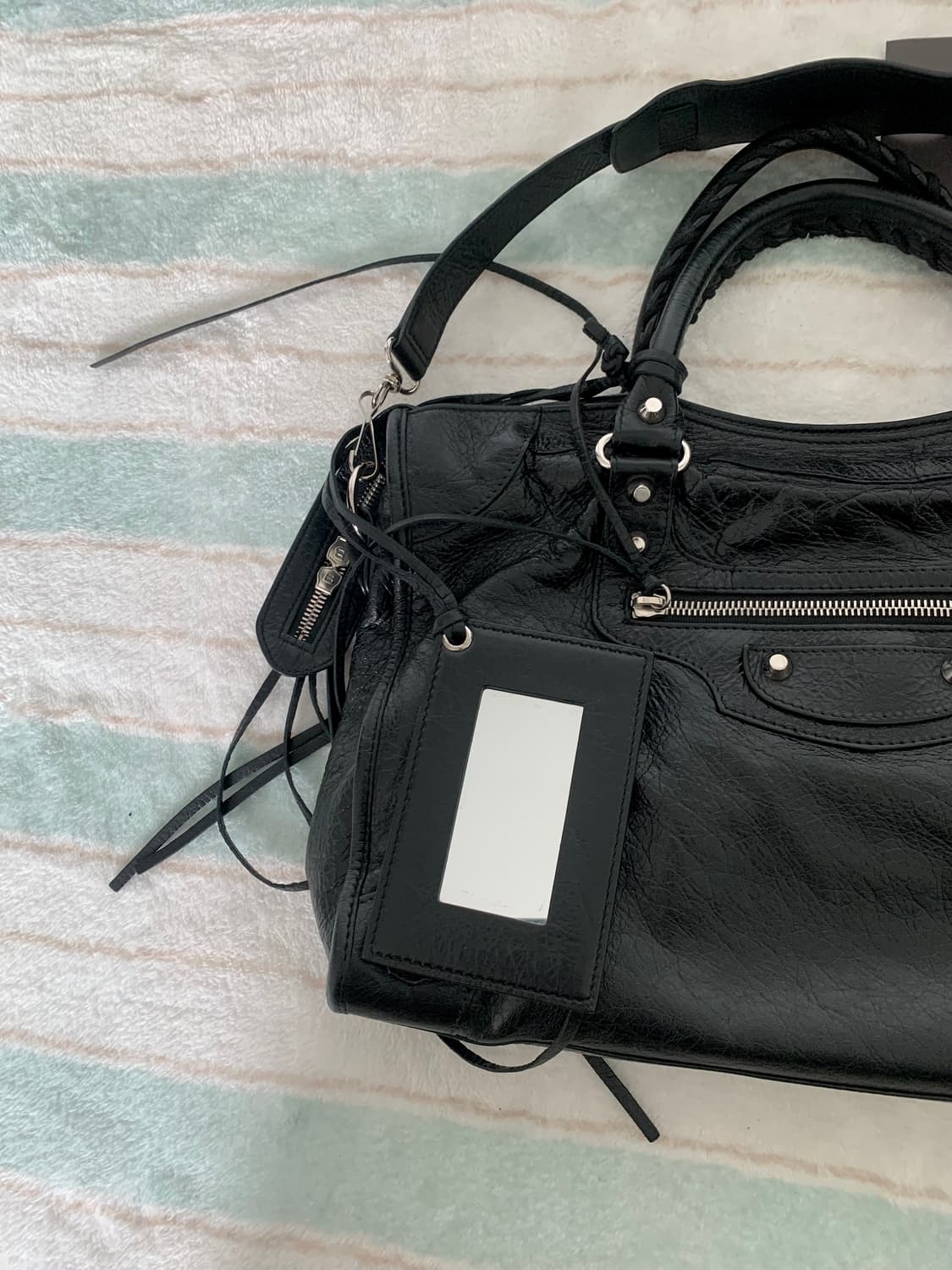 발렌시아가 모터백 시티백 미듐 블랙 은장 상품이미지5