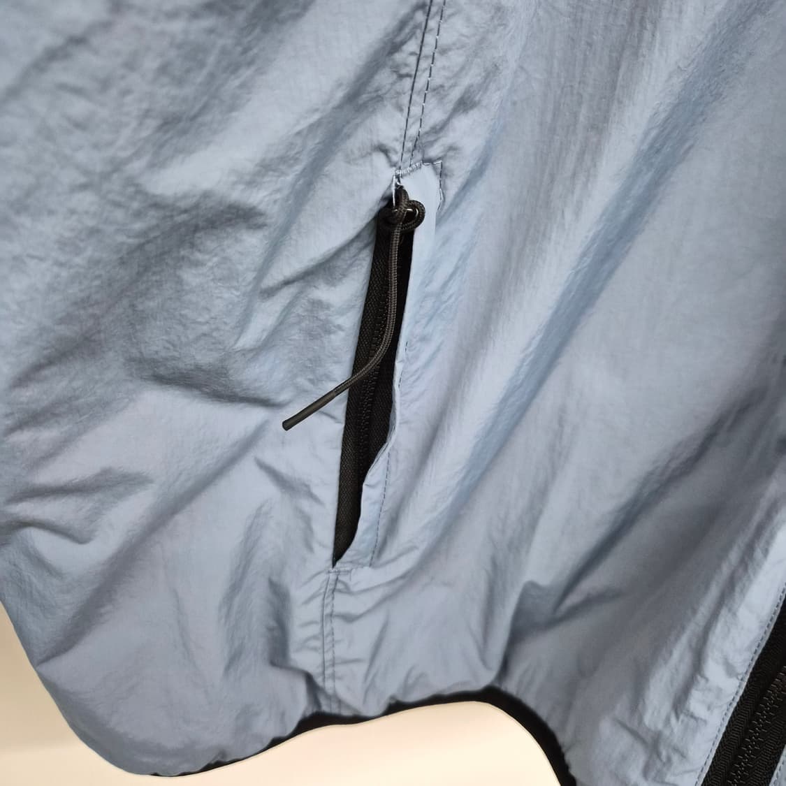 CP 컴퍼니 고글 후드 패팅 재킷 남성 M 상품이미지4