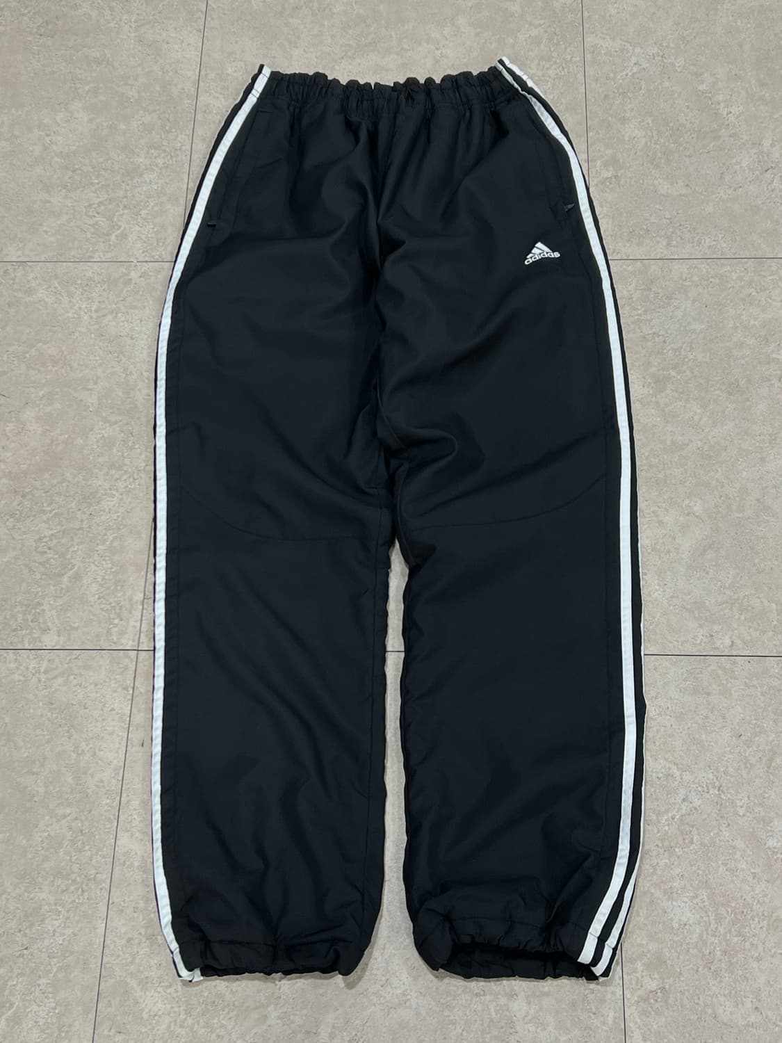 아디다스 삼선 패딩 트랙 팬츠 블랙 (밑단 스트링) 상품이미지2