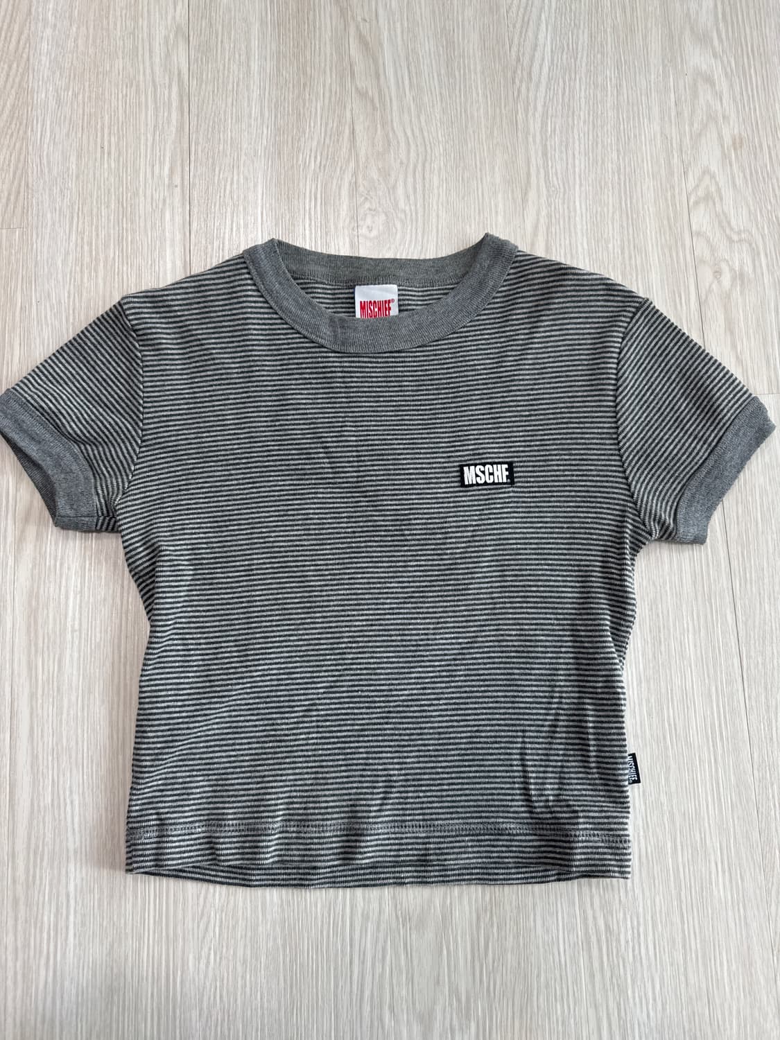미스치프 크롭 반팔 티셔츠 스트라이프 그레이 상품이미지1