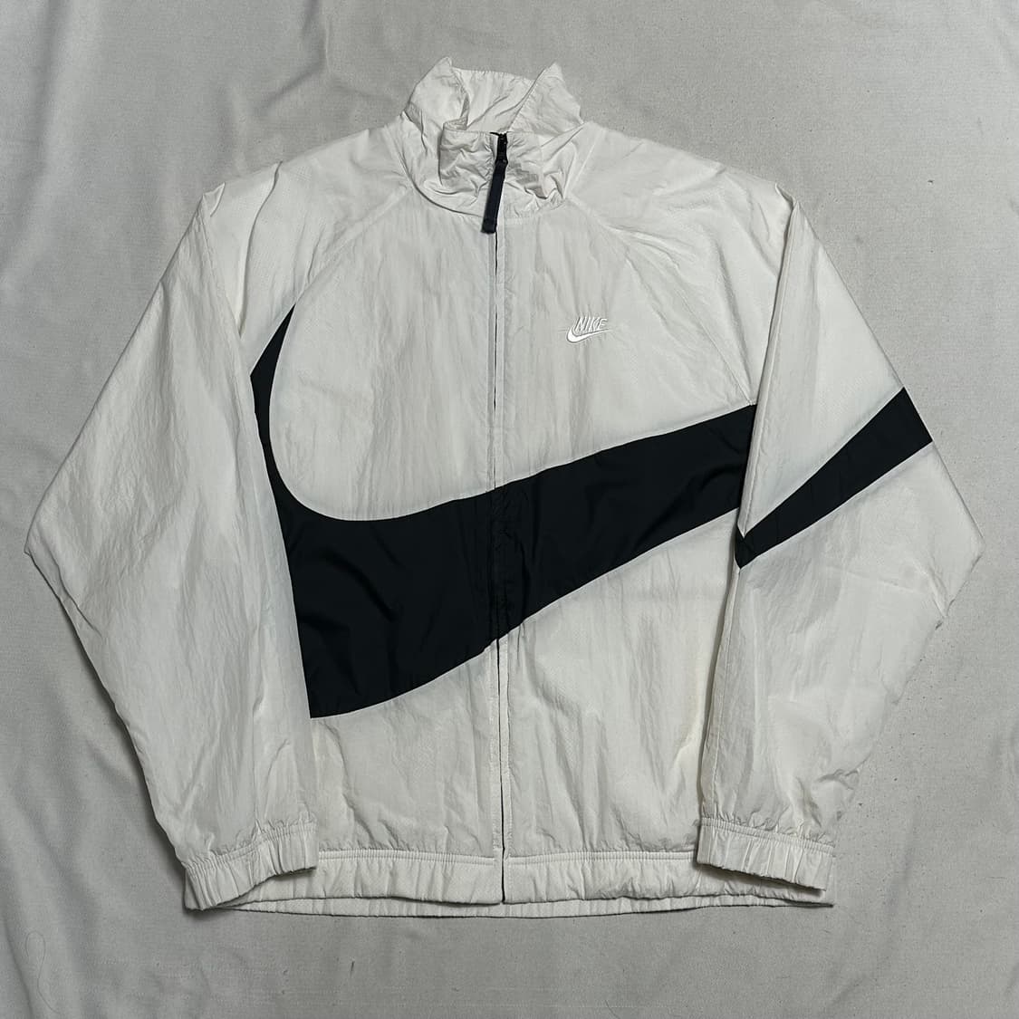 L 나이키 빅스우시 화이트 바람막이 상품이미지2