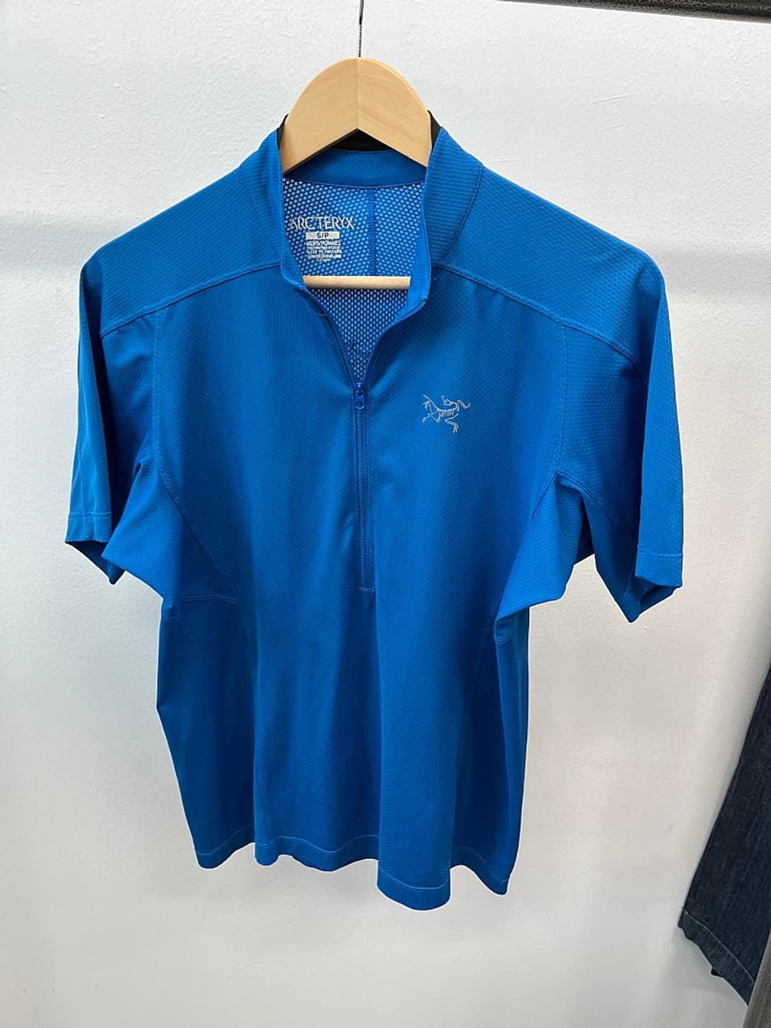 95) 아크테릭스 반집업 기능성티  상품이미지4