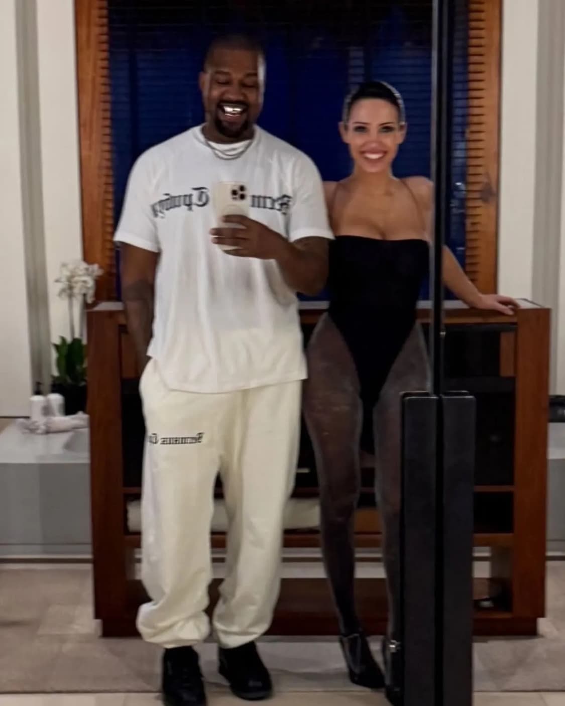 Yeezy x Gosha Rubchinskiy Tribune Herald 상품이미지1