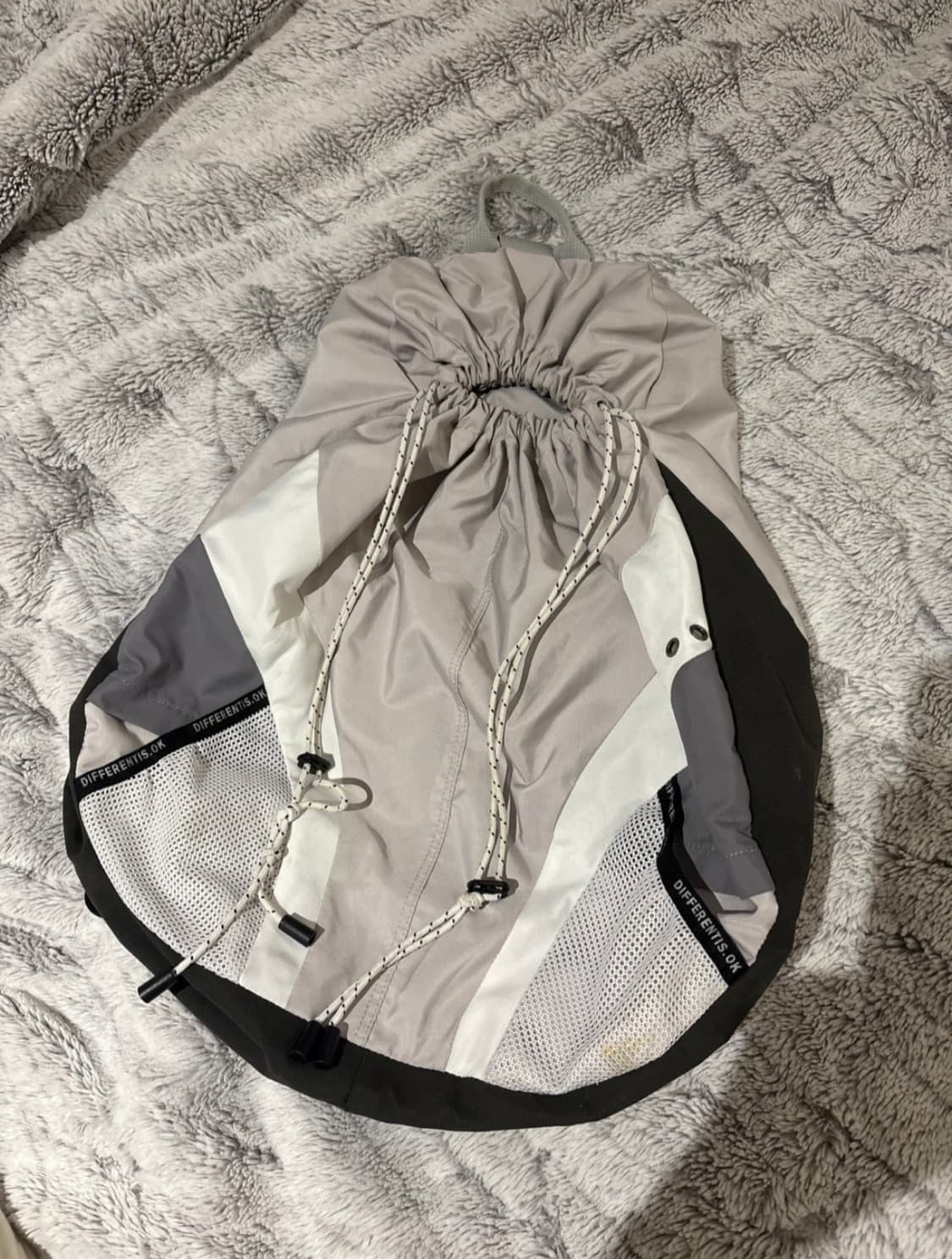 디프런트이츠오케이 가방 상품이미지2