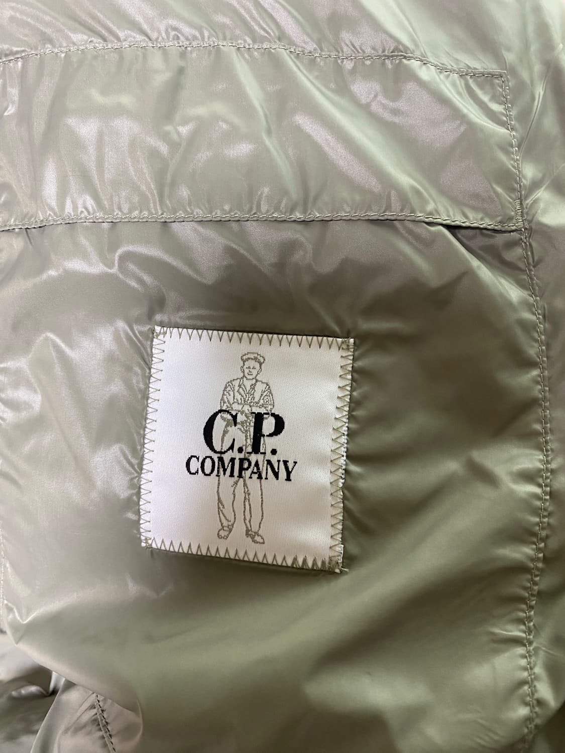 CP컴퍼니 DD쉘 경량패딩 상품이미지6